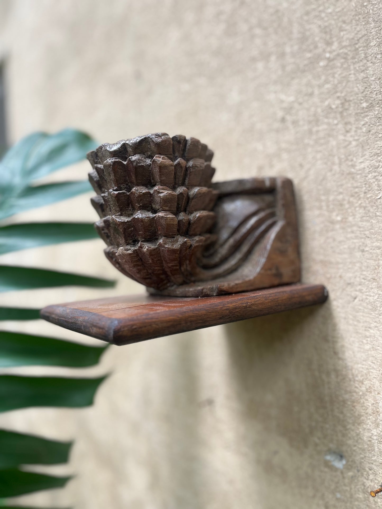 Vintage Wall Flower Bracket