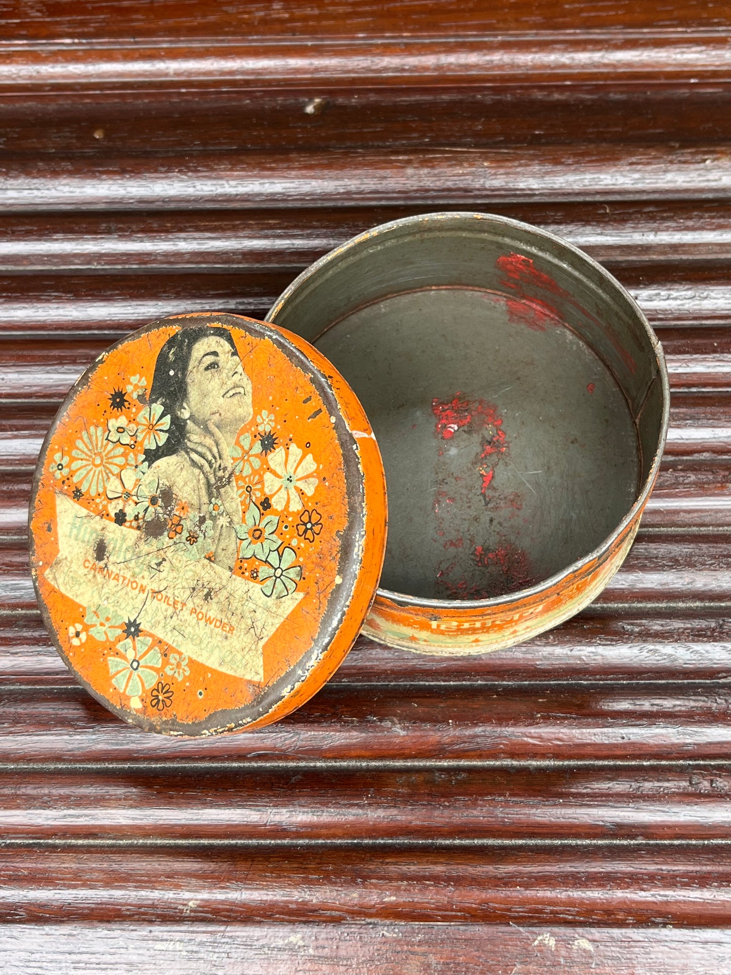 Iron Old Round Painted Box