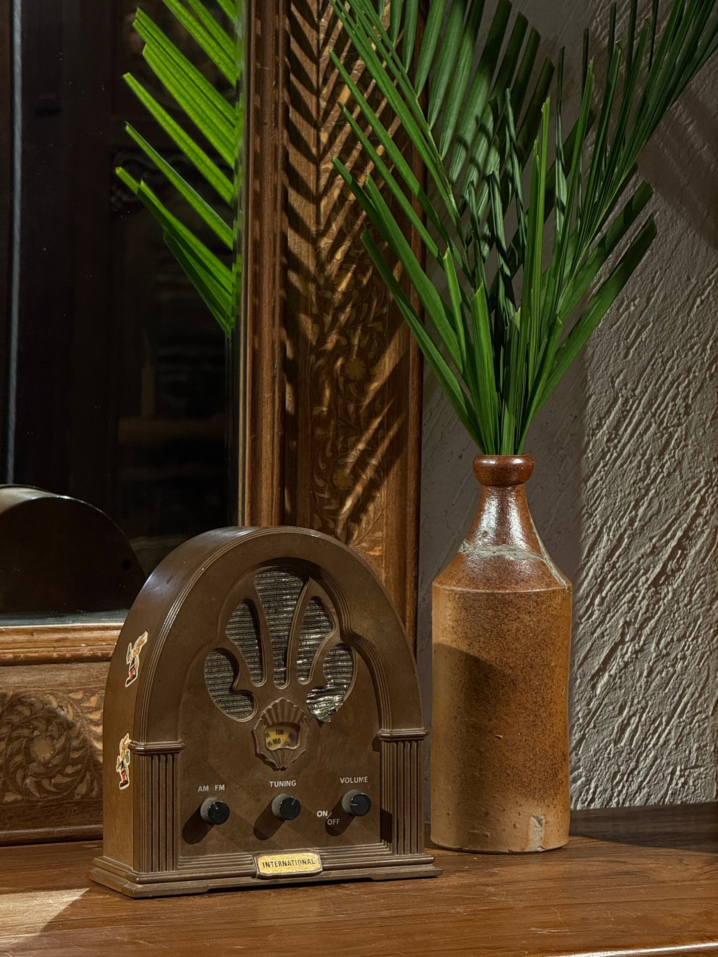 Vintage Radio Showpiece