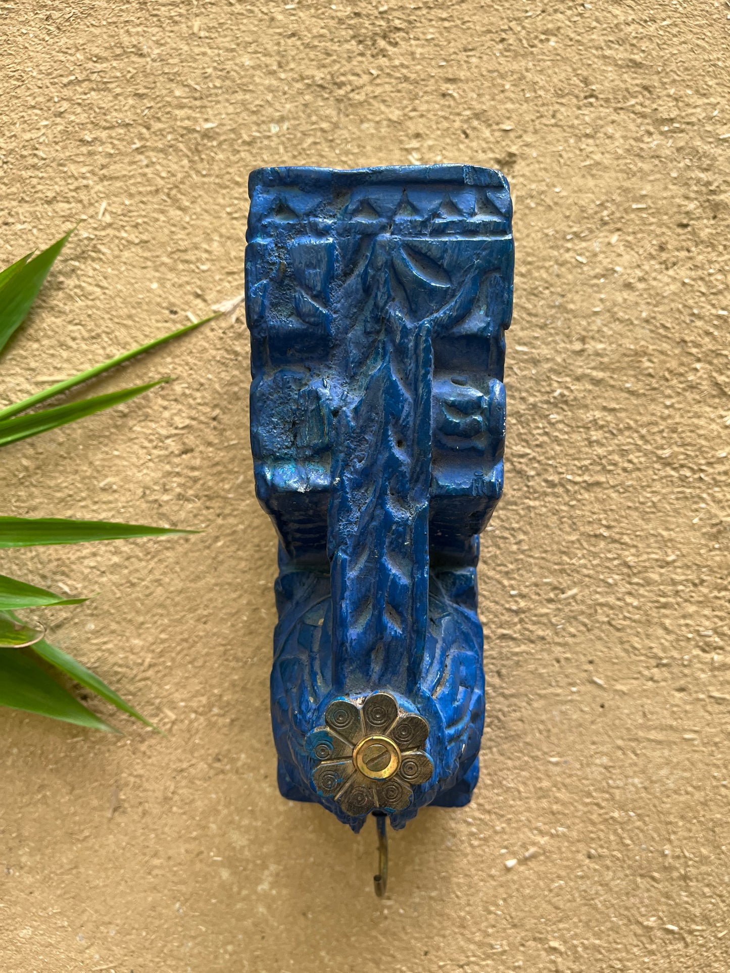 Old Wall Blue Decor Bracket