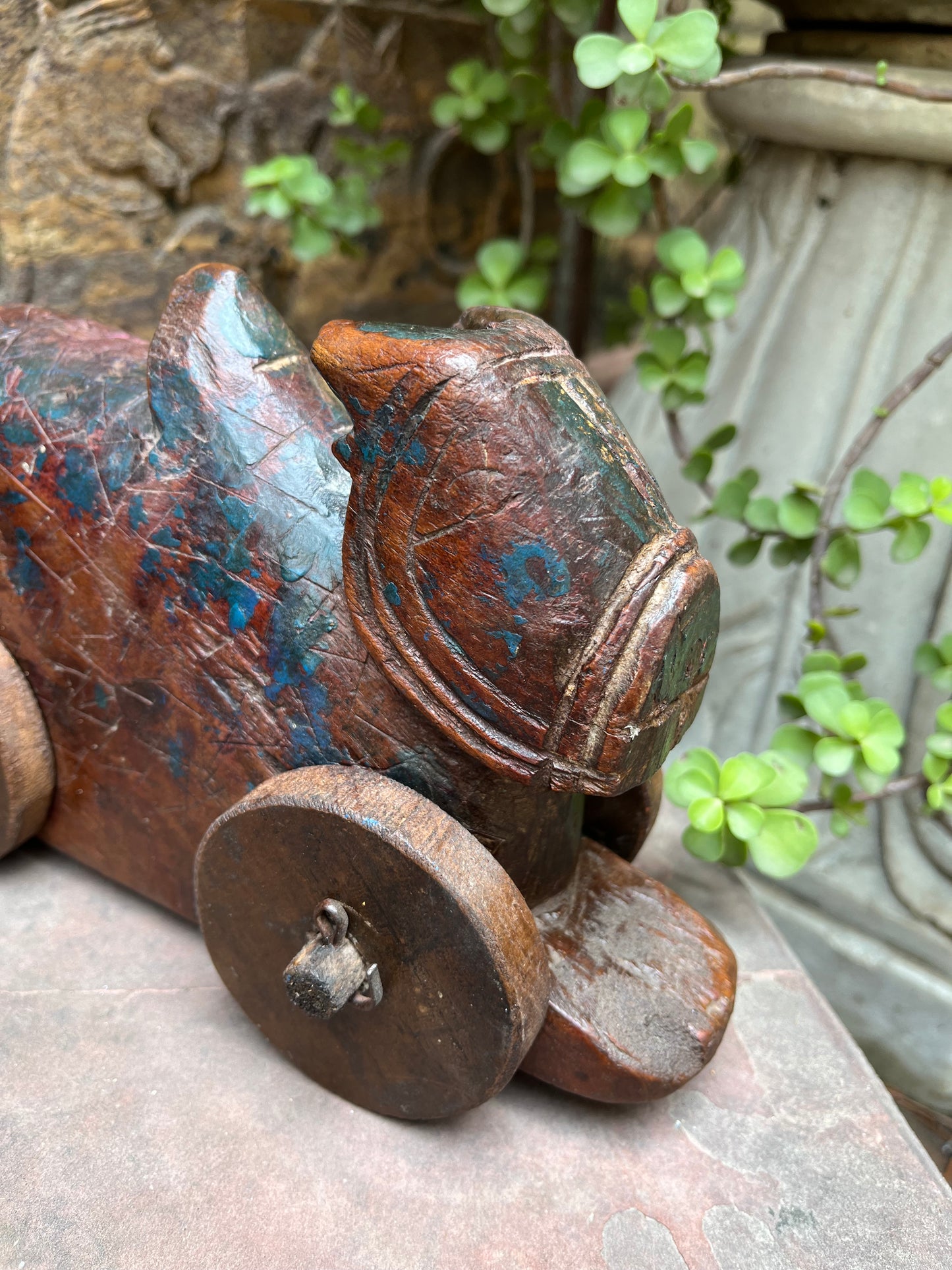 Old Wood Nandi On Wheel