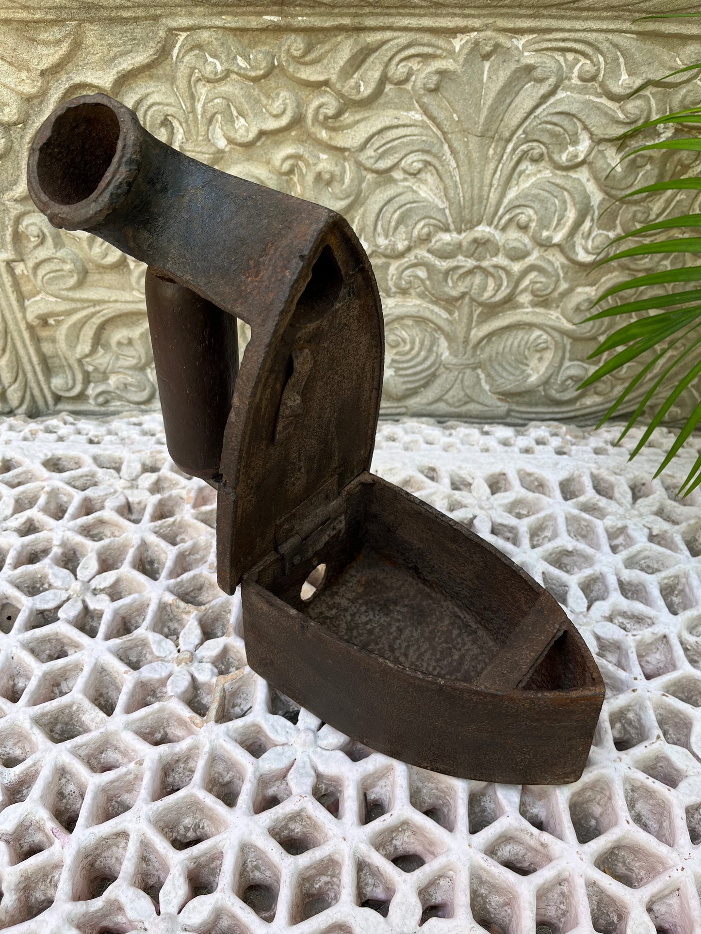 Vintage Horn Iron Press