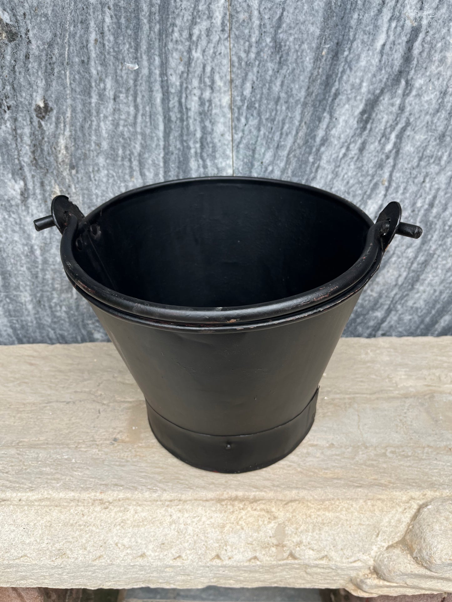 Iron Old Bucket Planter