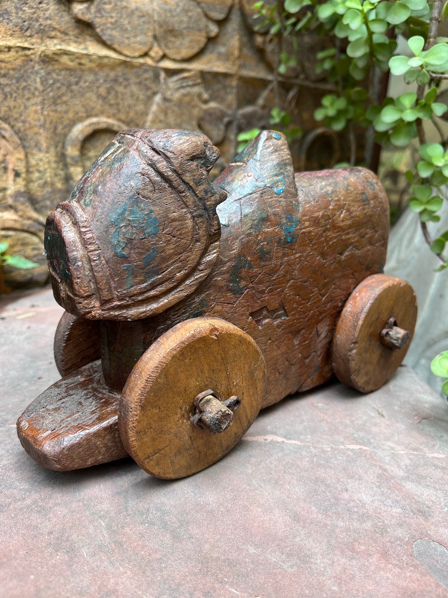 Old Wood Nandi On Wheel