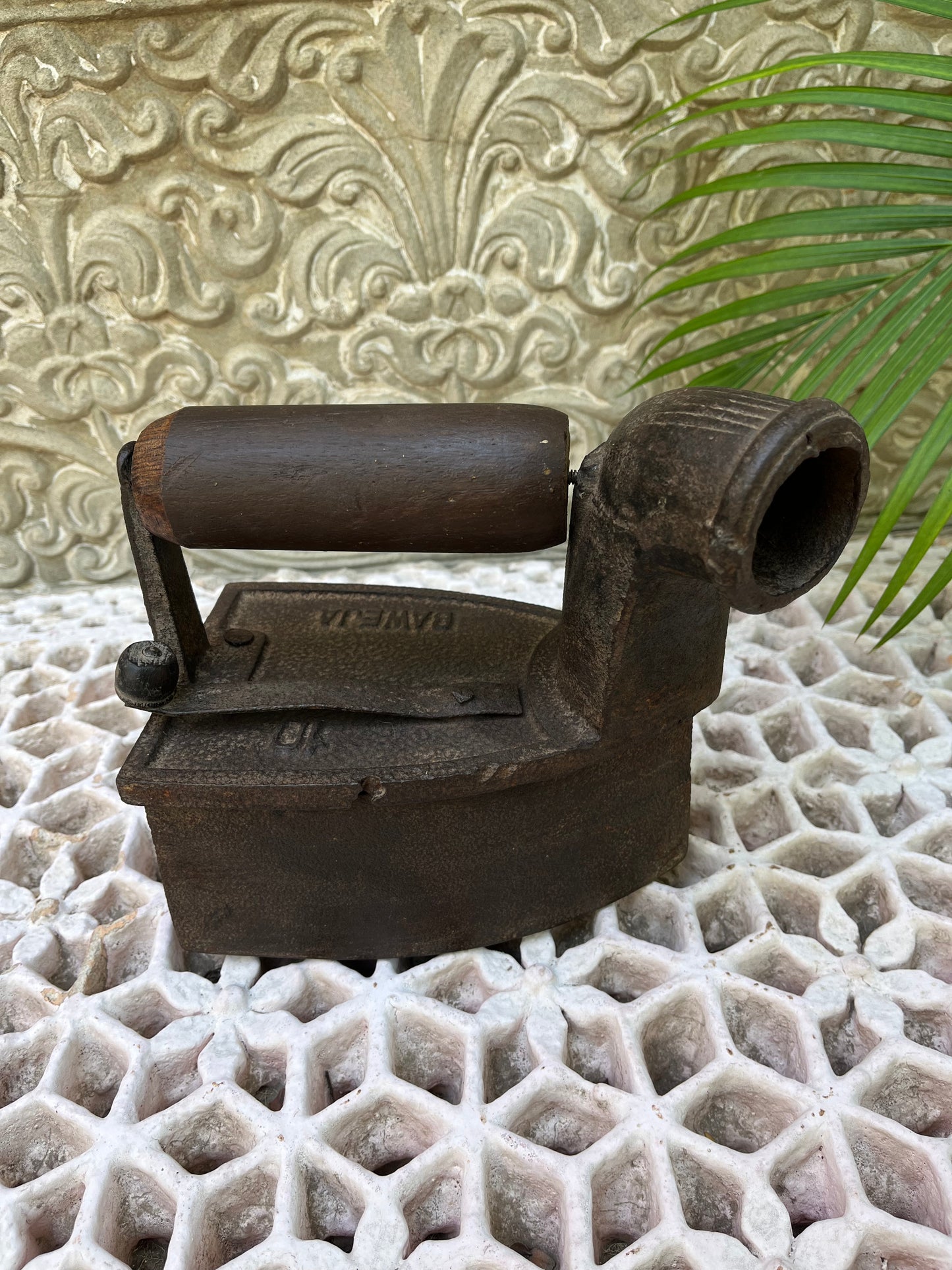 Vintage Horn Iron Press