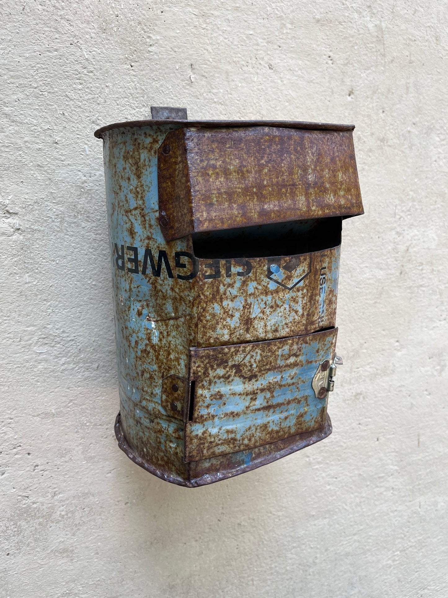 Iron Old Latter Box