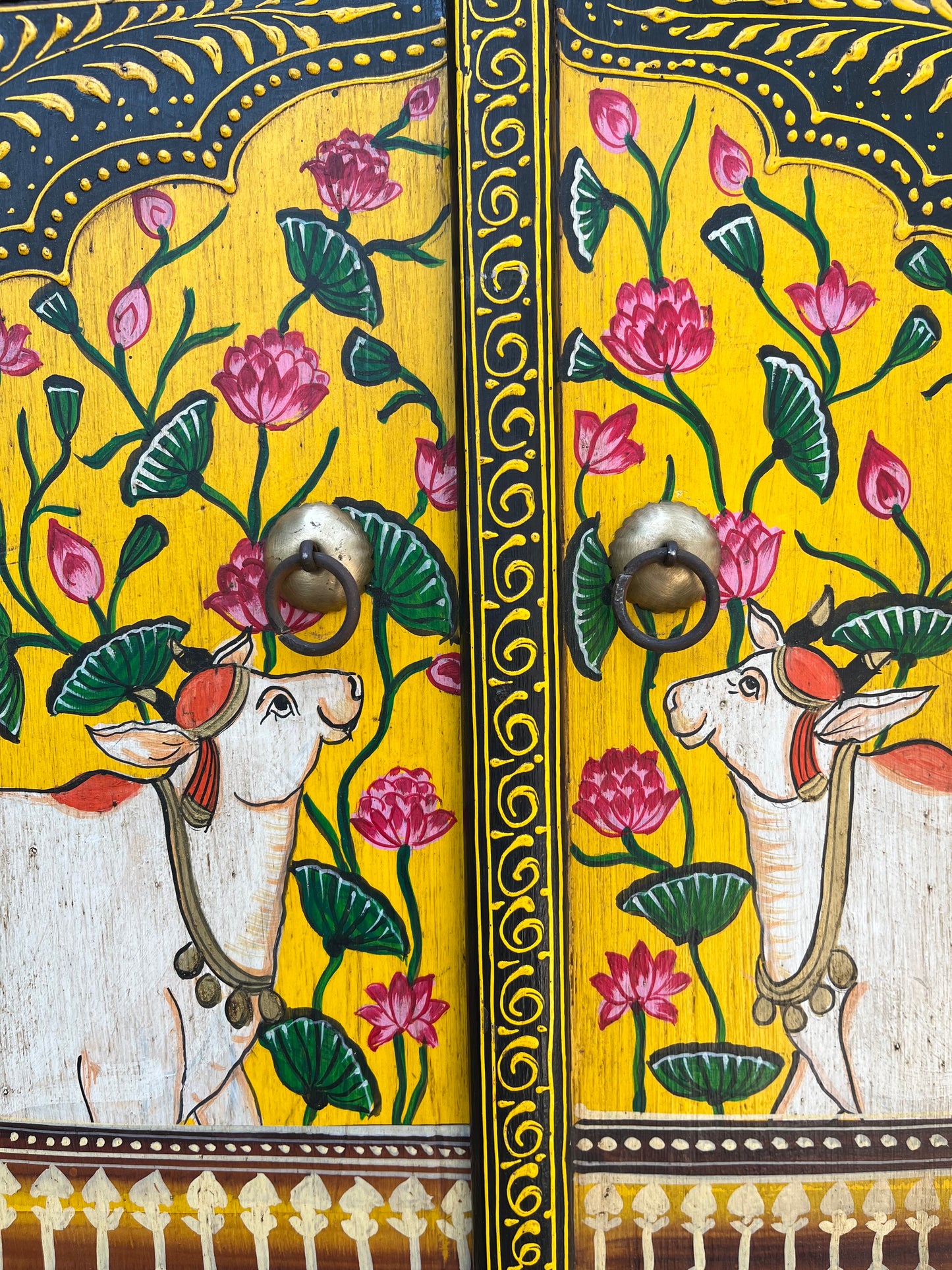 Wooden Painted Jhrokha In Pichwai Art