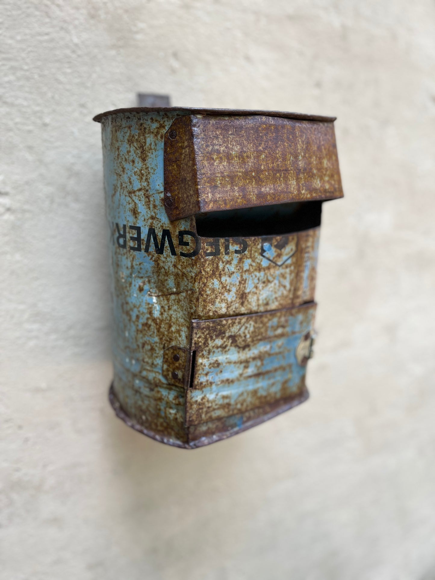 Iron Old Latter Box