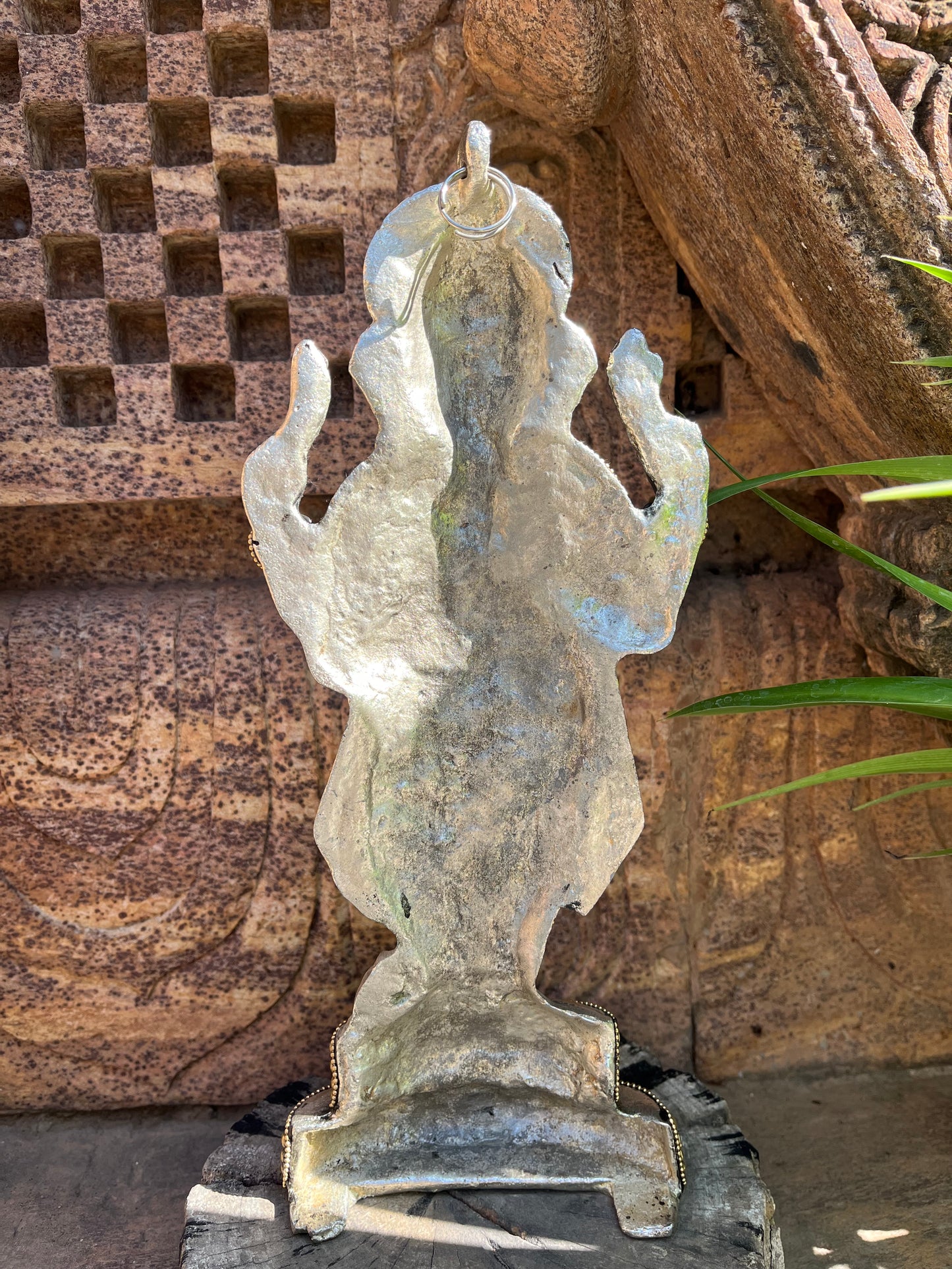 Metal Hand Crafted Ganesha stone work