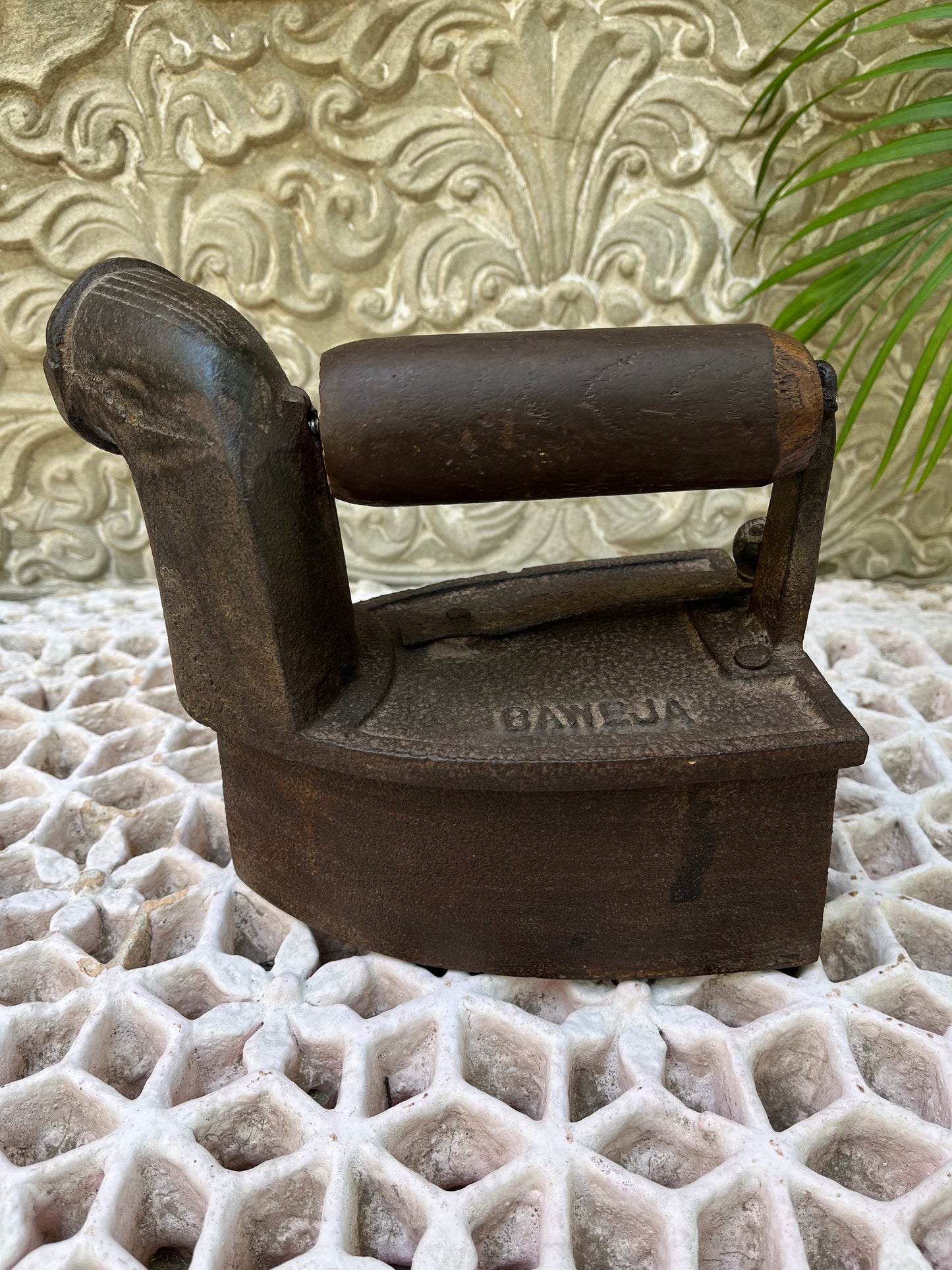 Vintage Horn Iron Press