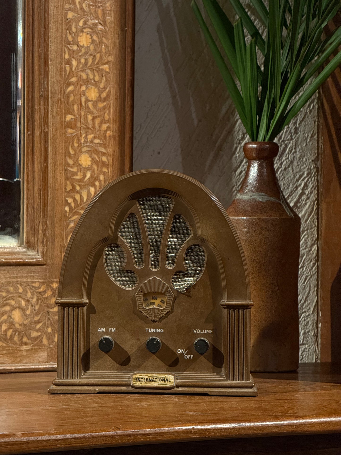 Vintage Radio Showpiece