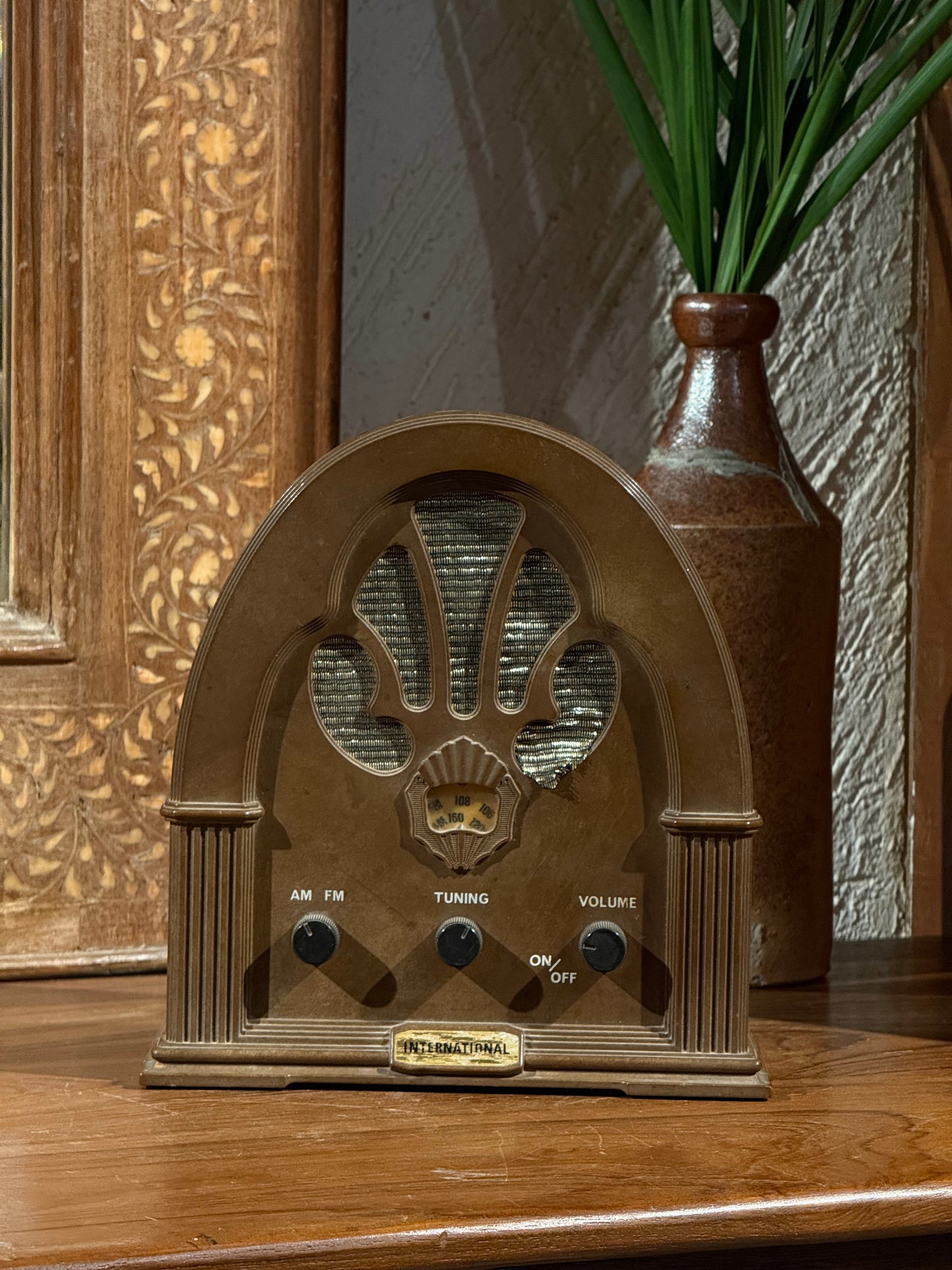 Vintage Radio Showpiece