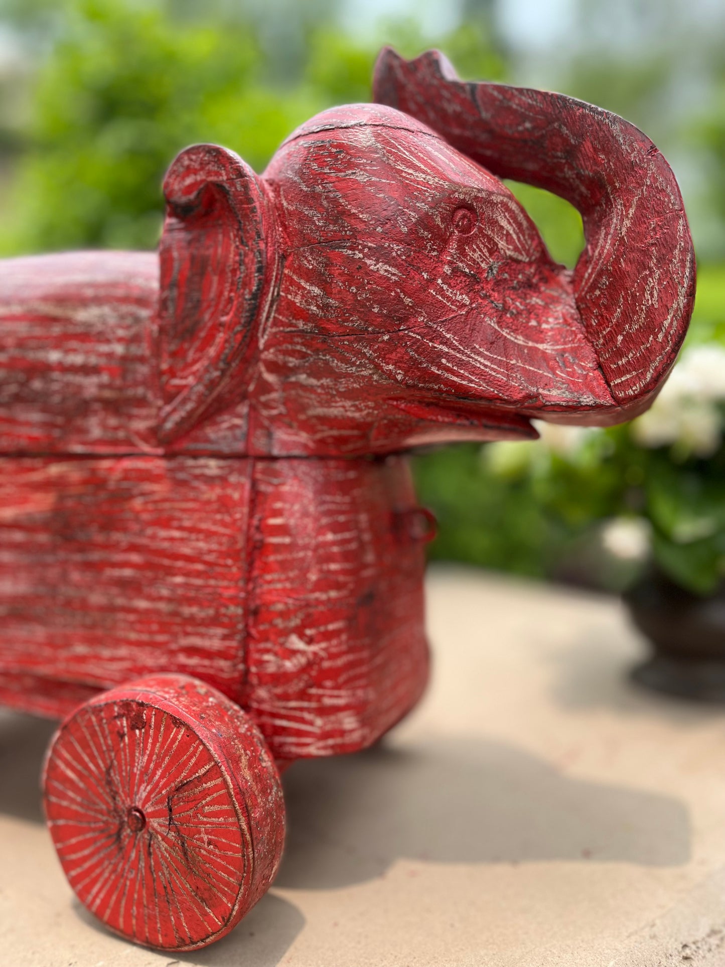 Wood Hand Pay Elephant on Wheels