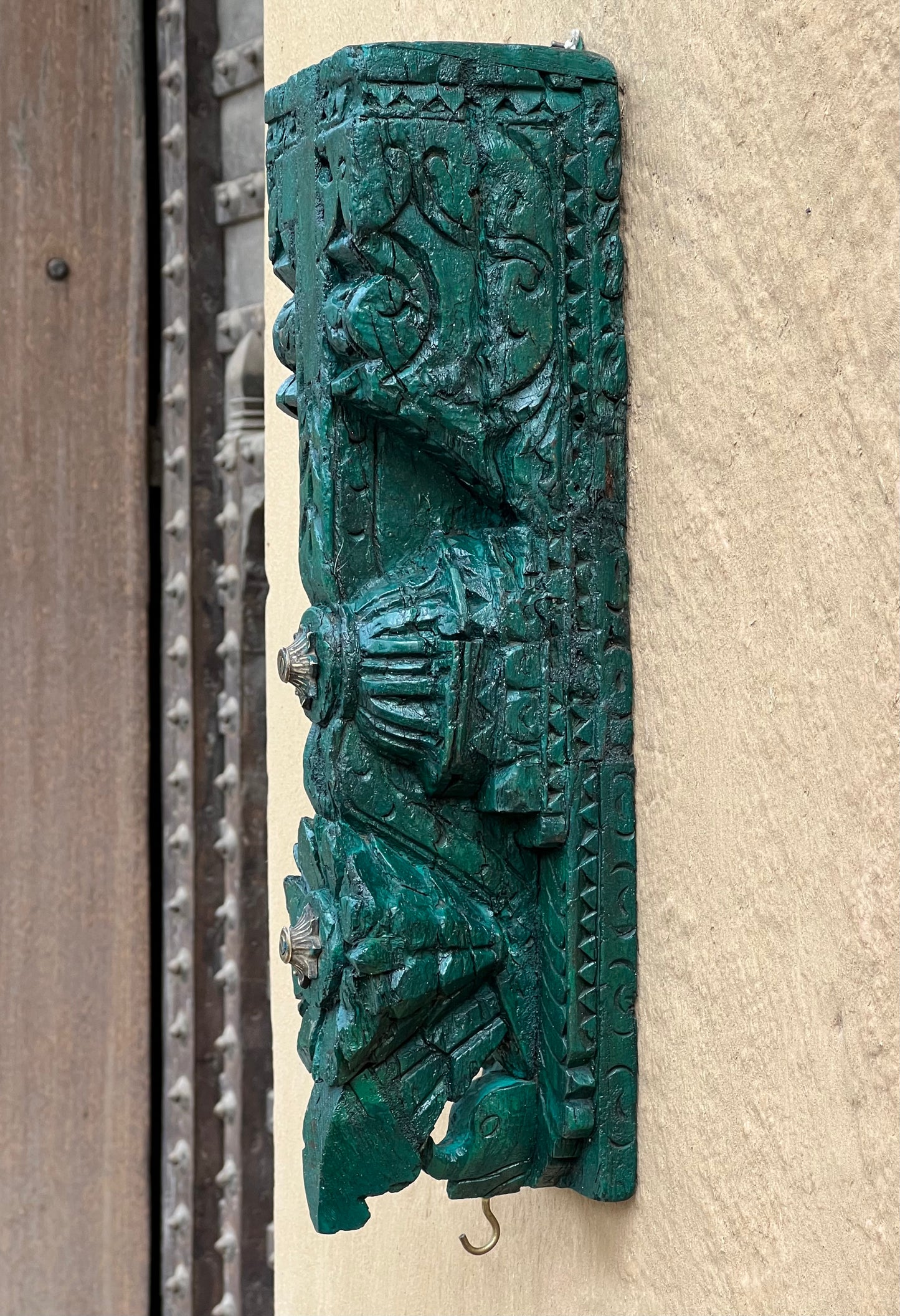 Old Wooden Wall Green Bracket