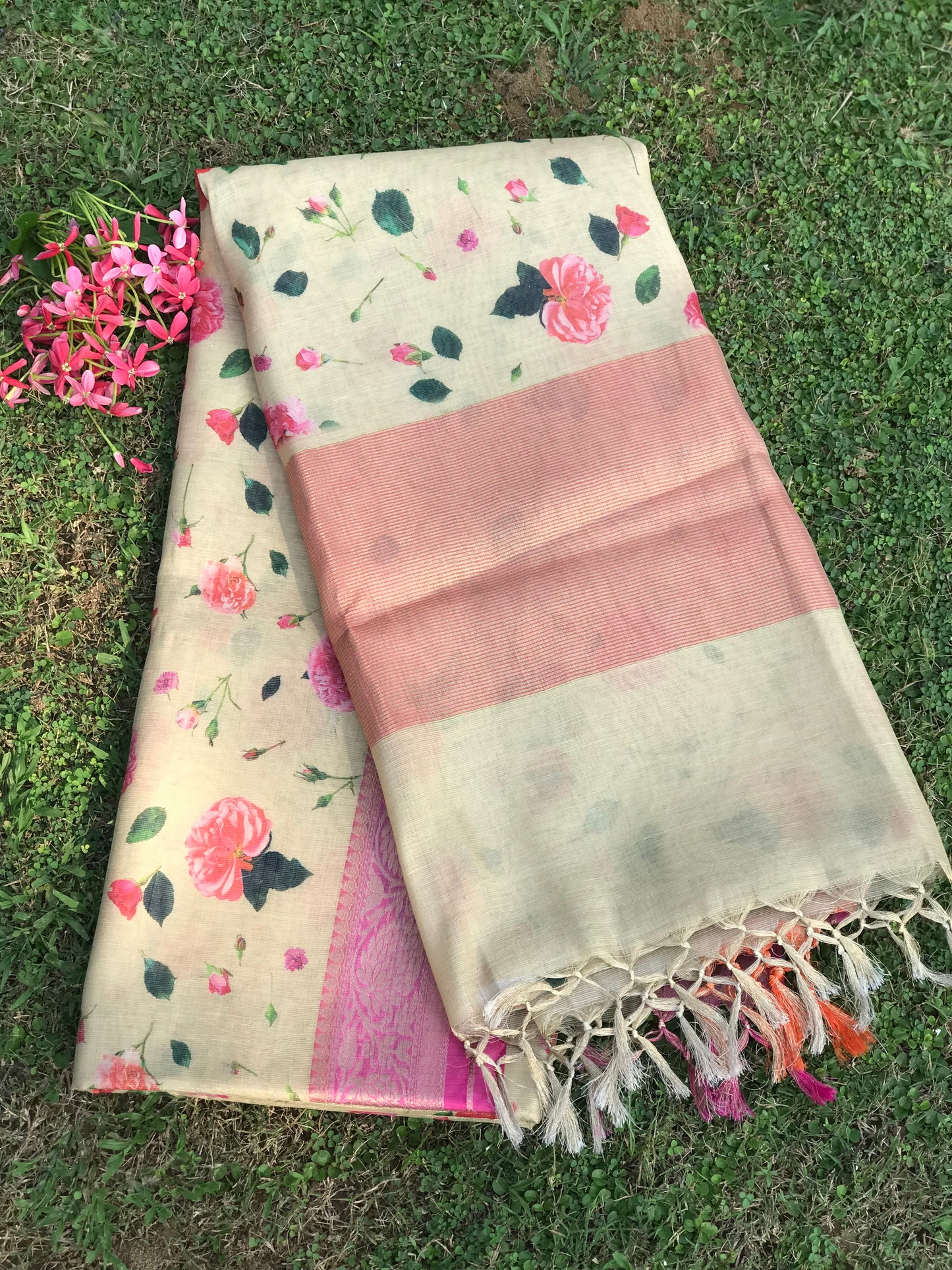 Image of Elegant and Traditional Pure Organza Silk Saree. The Source India is an Indian Handicraft, Home Decor, Furnishing and Textiles Store. Based out of Hauz Khas Village New Delhi, each piece is carefully procured to allow the enhancement of India's Culture.