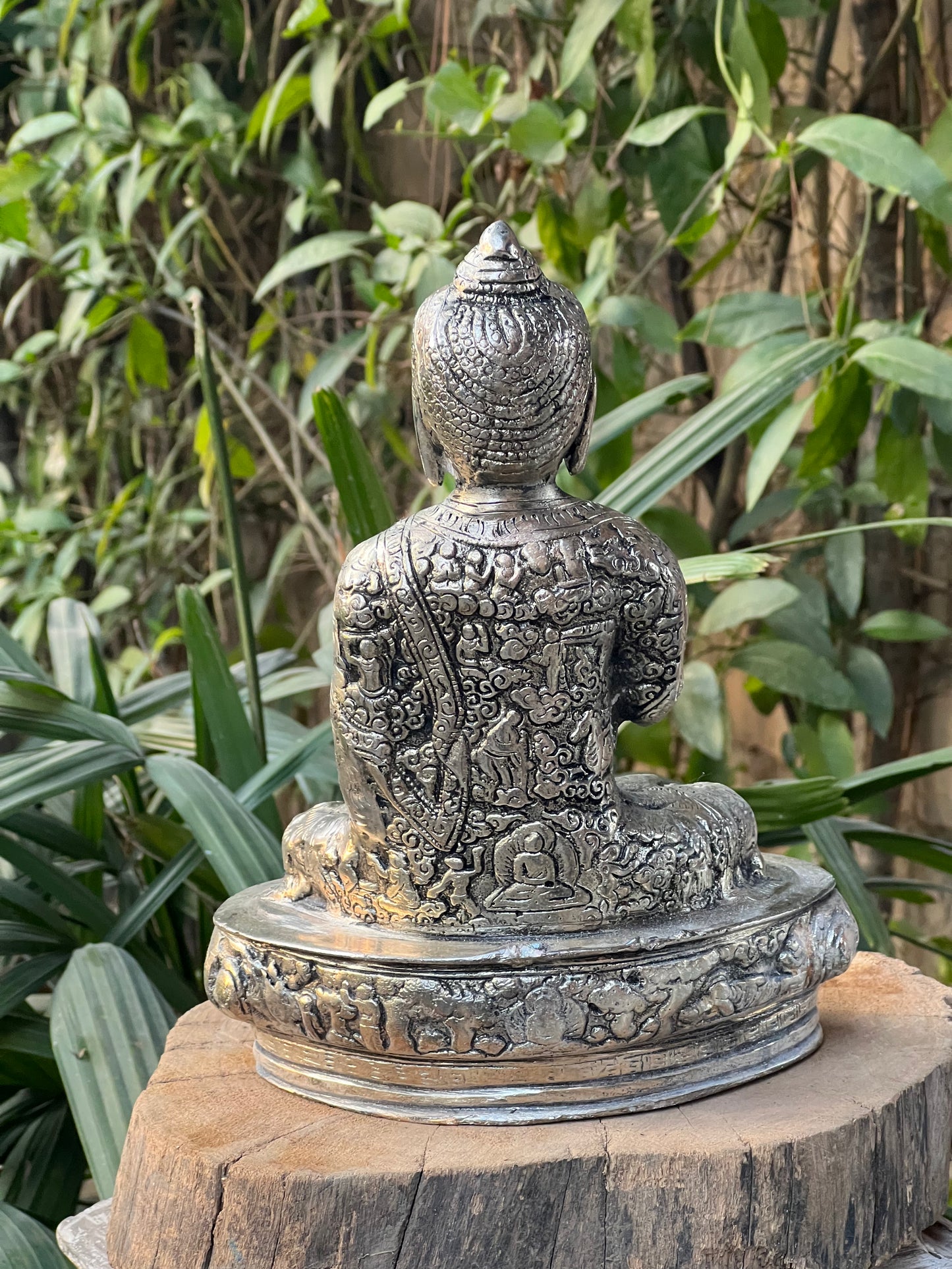 Metal Sitting Budha Carved