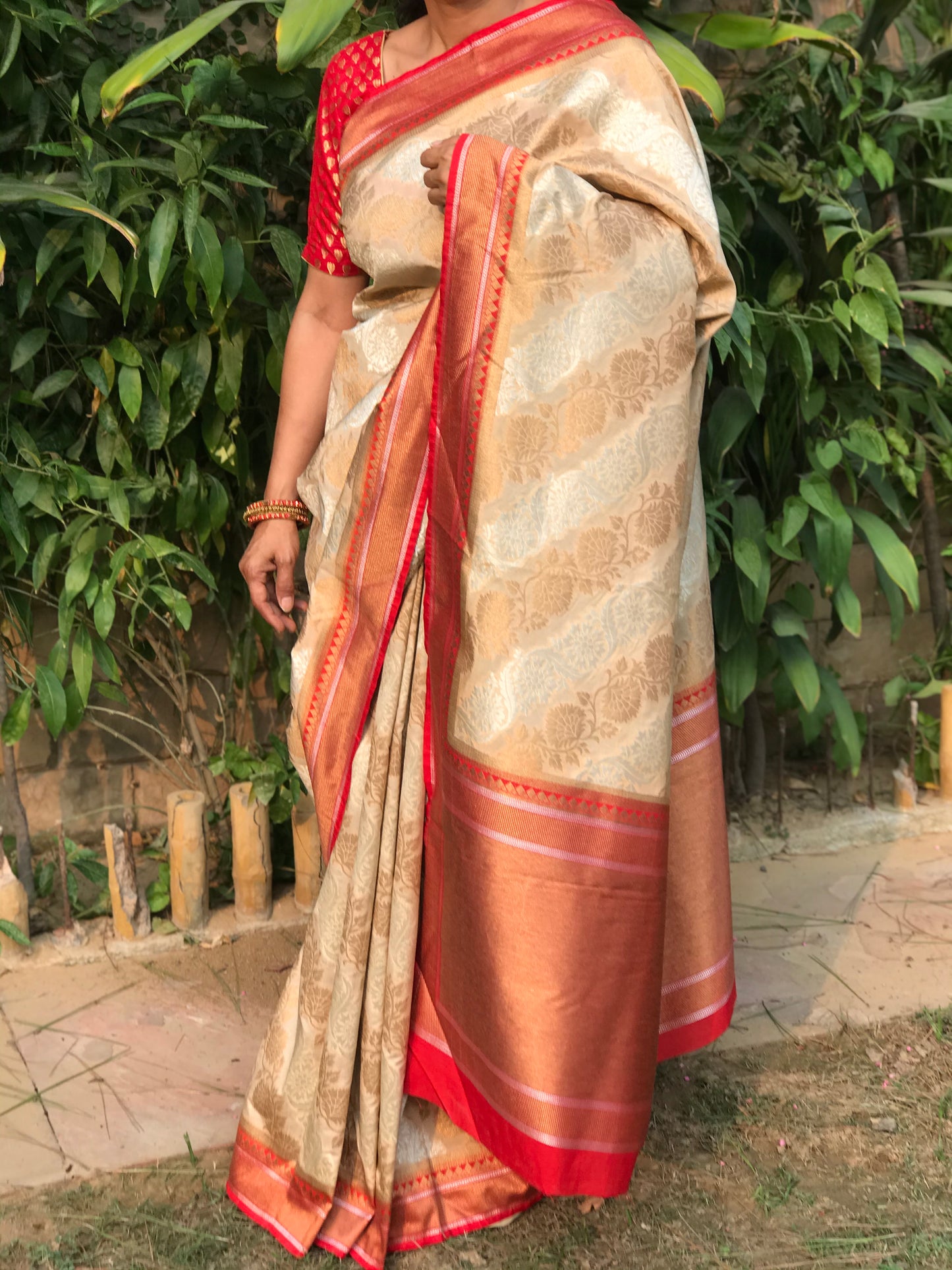 Image of Elegant and Traditional Pure Banarsee Silk Saree. The Source India is an Indian Handicraft, Home Decor, Furnishing and Textiles Store. Based out of Hauz Khas Village New Delhi, each piece is carefully procured to allow the enhancement of India's Culture.