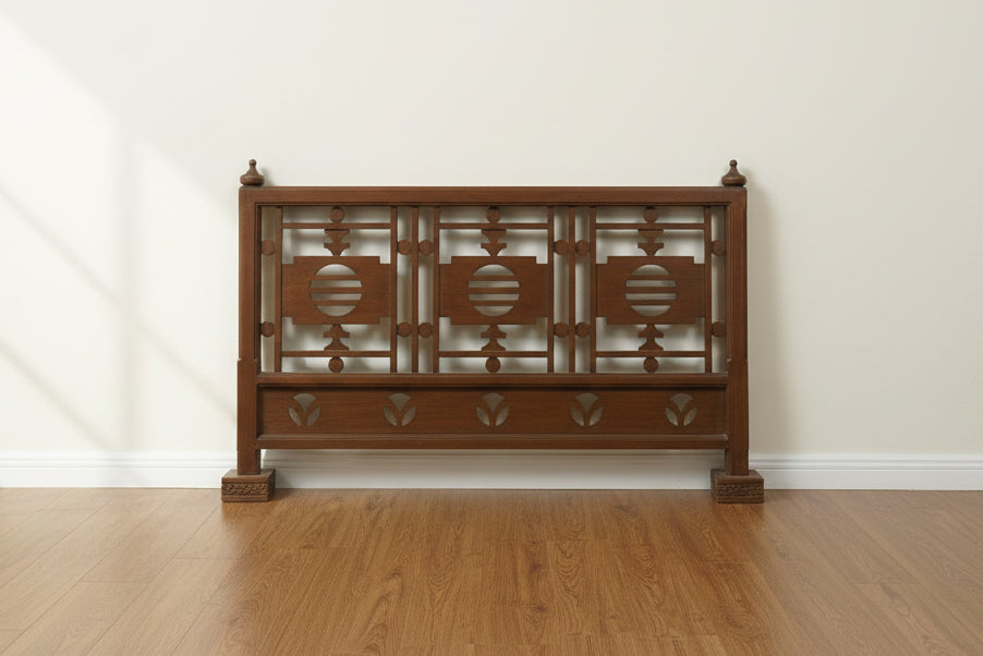Old Decorative Partition
