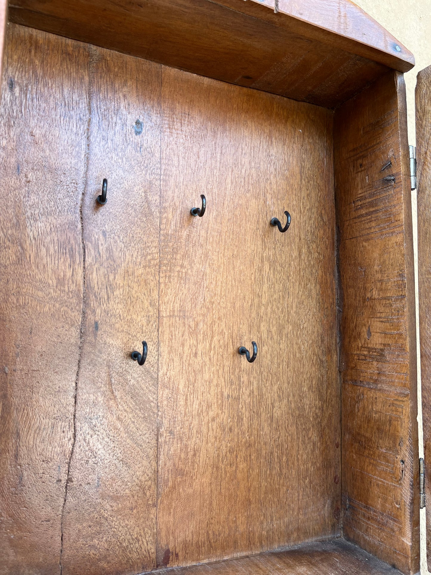 Wood key Holder Wall Almara