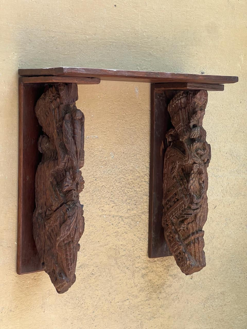 Carved Bracket Wall Shelf ￼