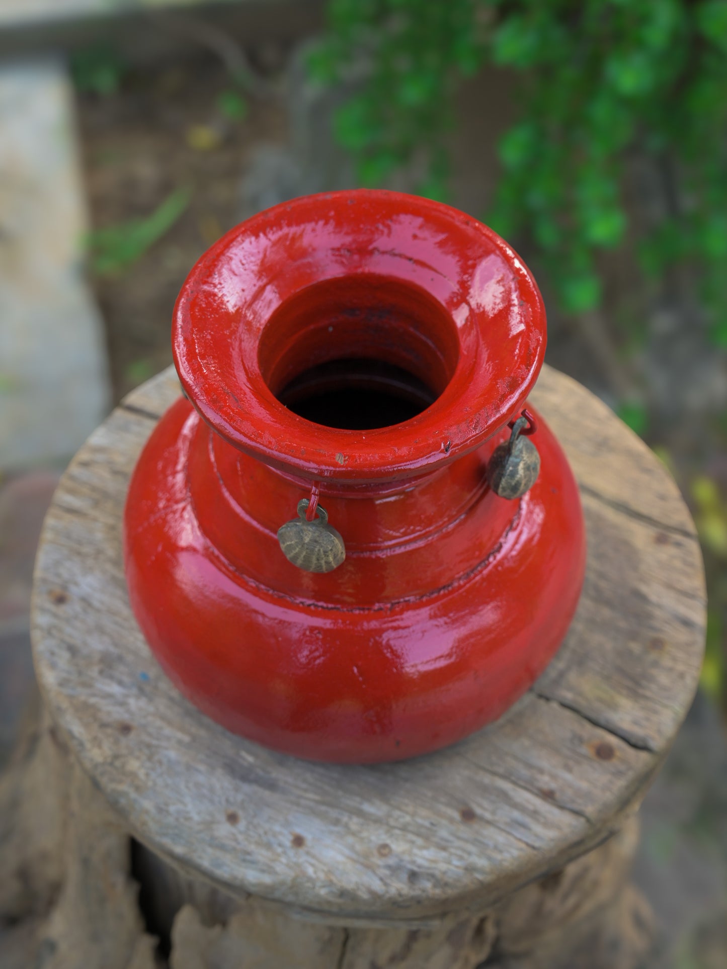 wooden Round pot with Brass Bell