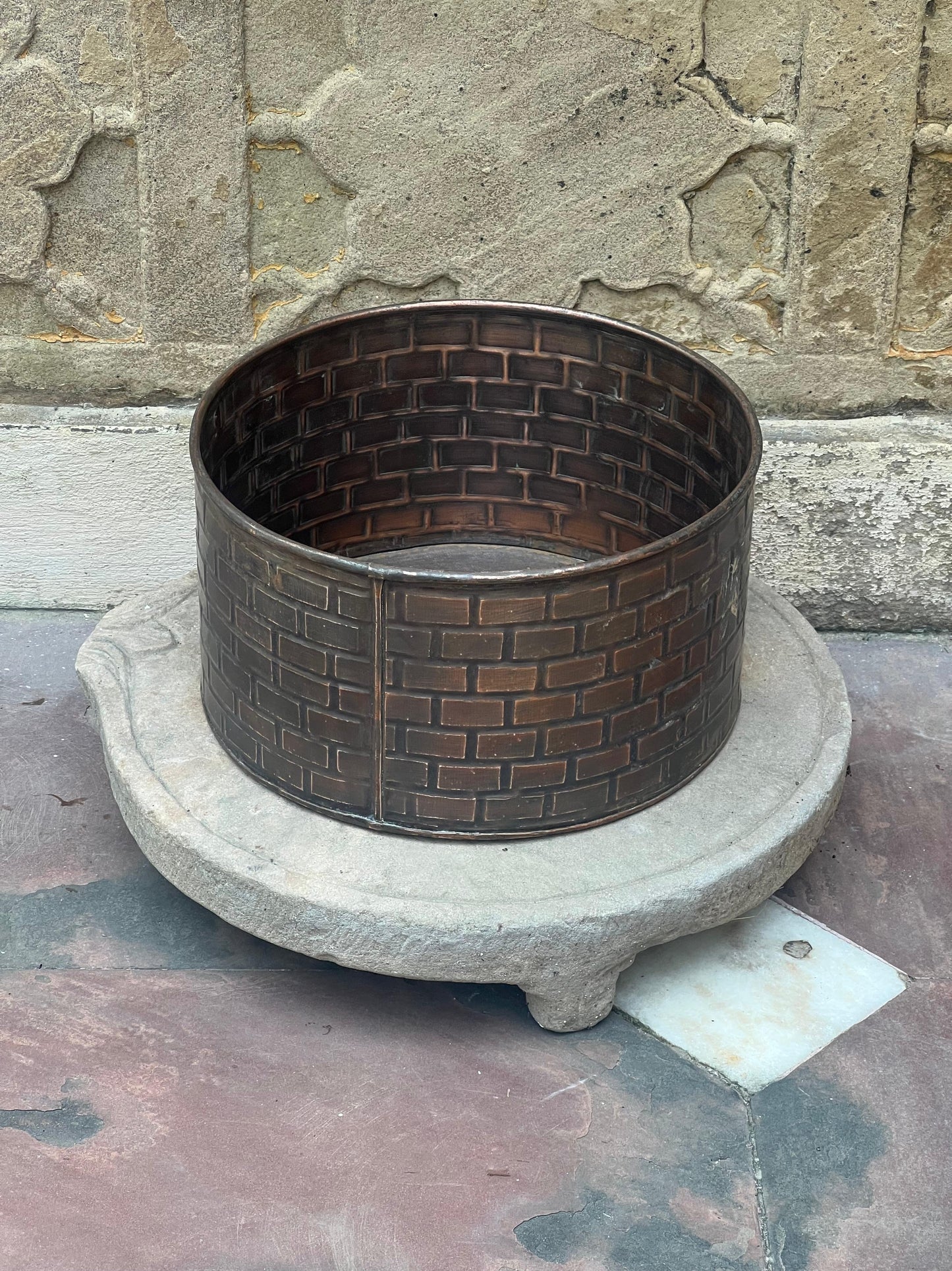 Iron Flower Planter ￼