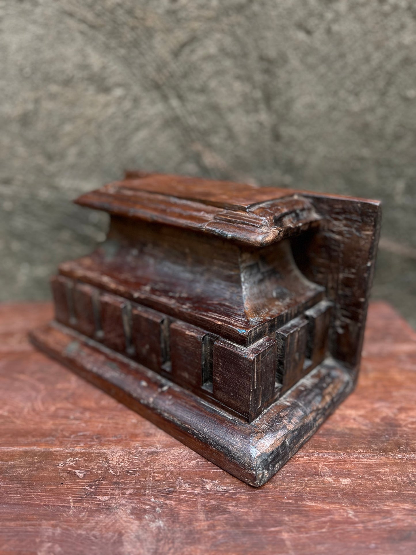 Wooden Old Decorative Carved Bracket