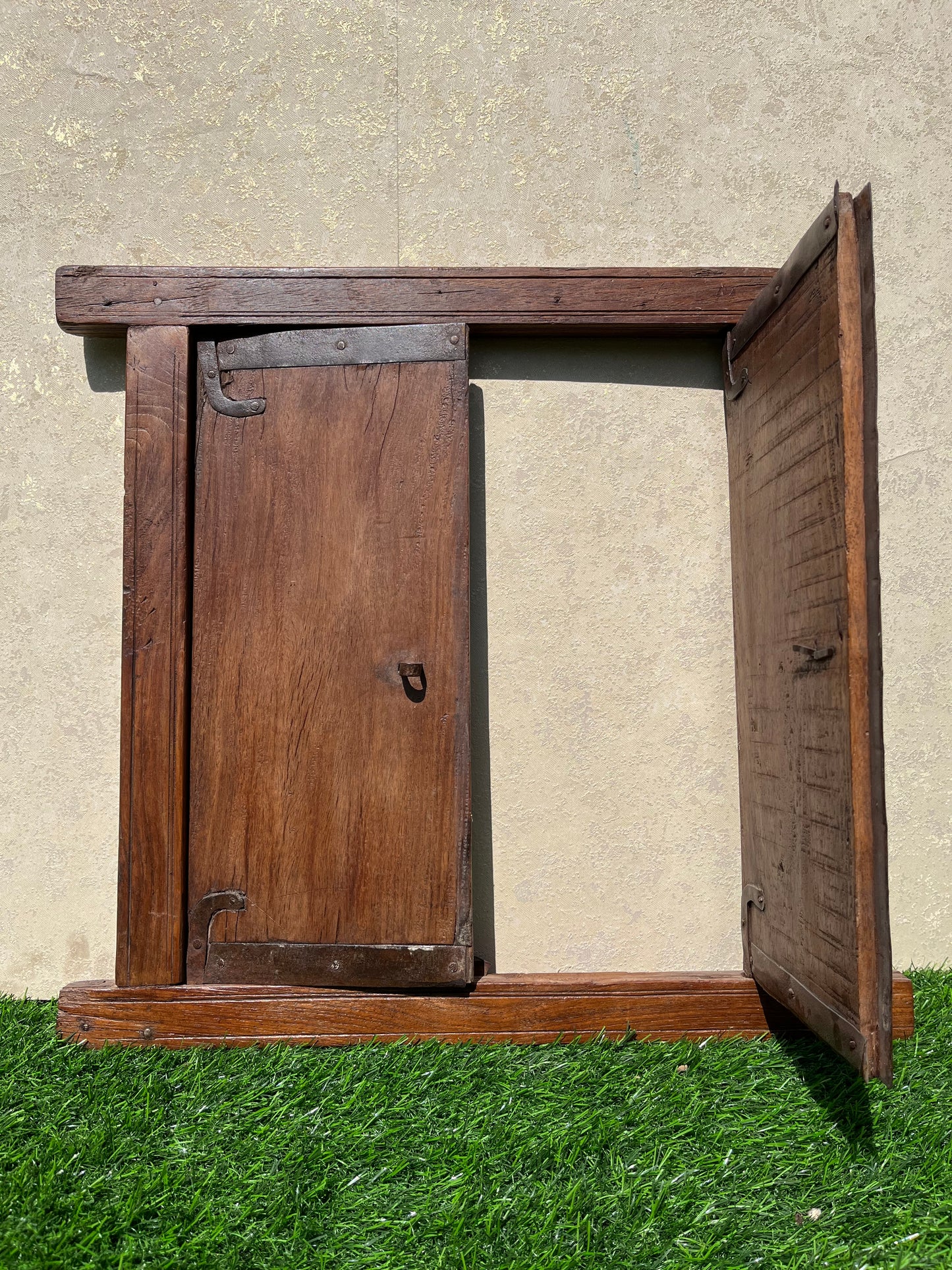 wooden Small Window / Jhrokha