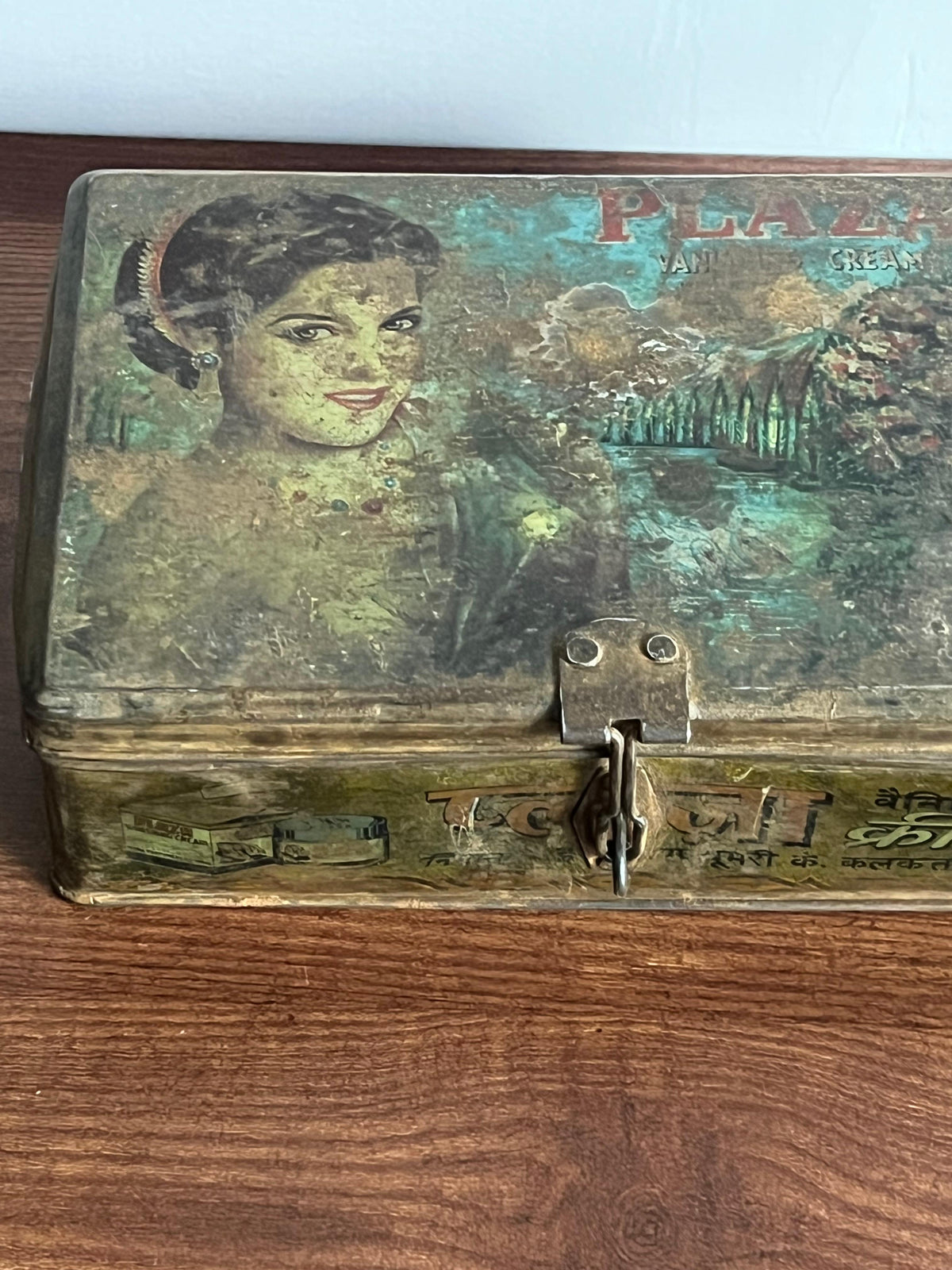 Vintage Iron Box