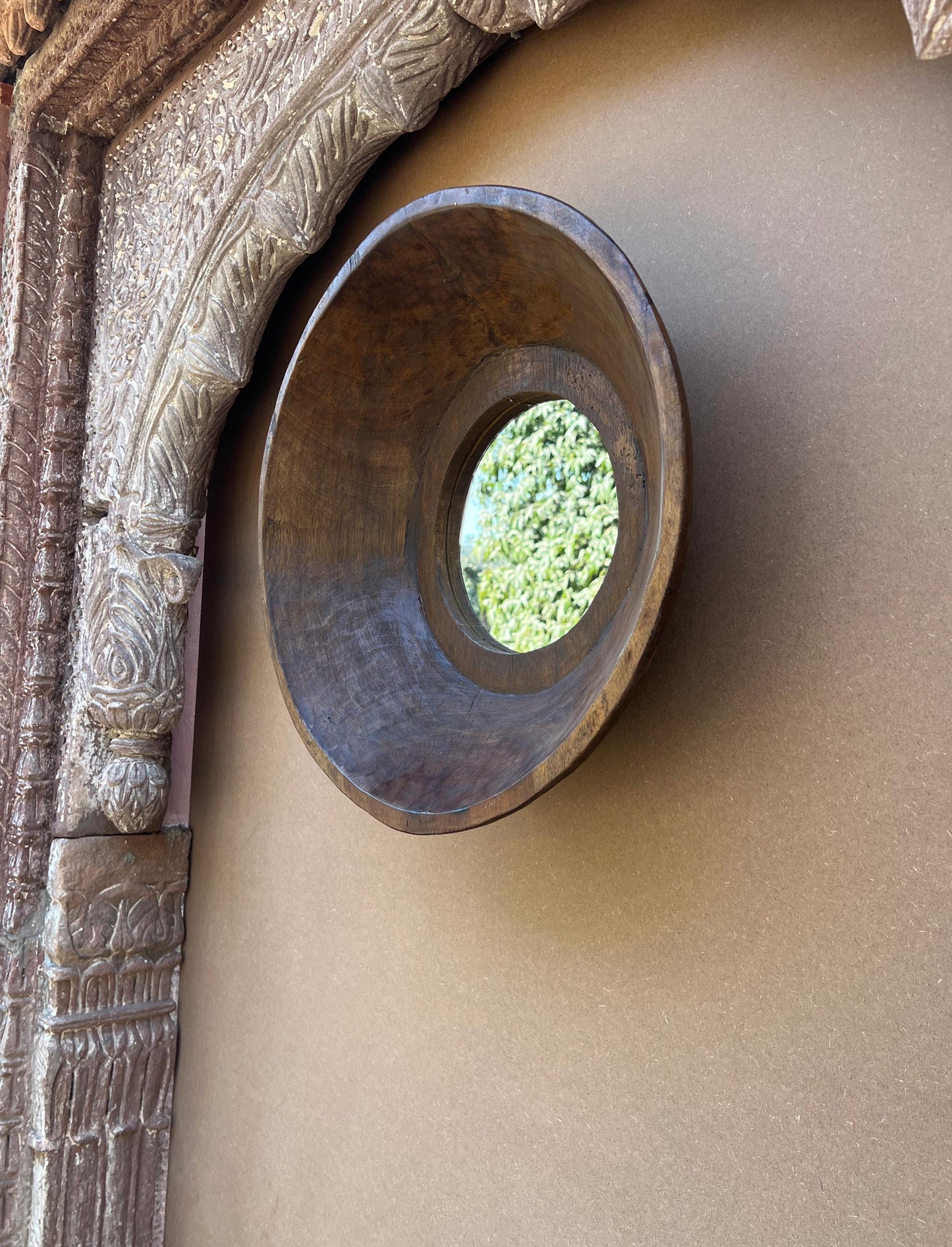 Round Wall Plate Mirror