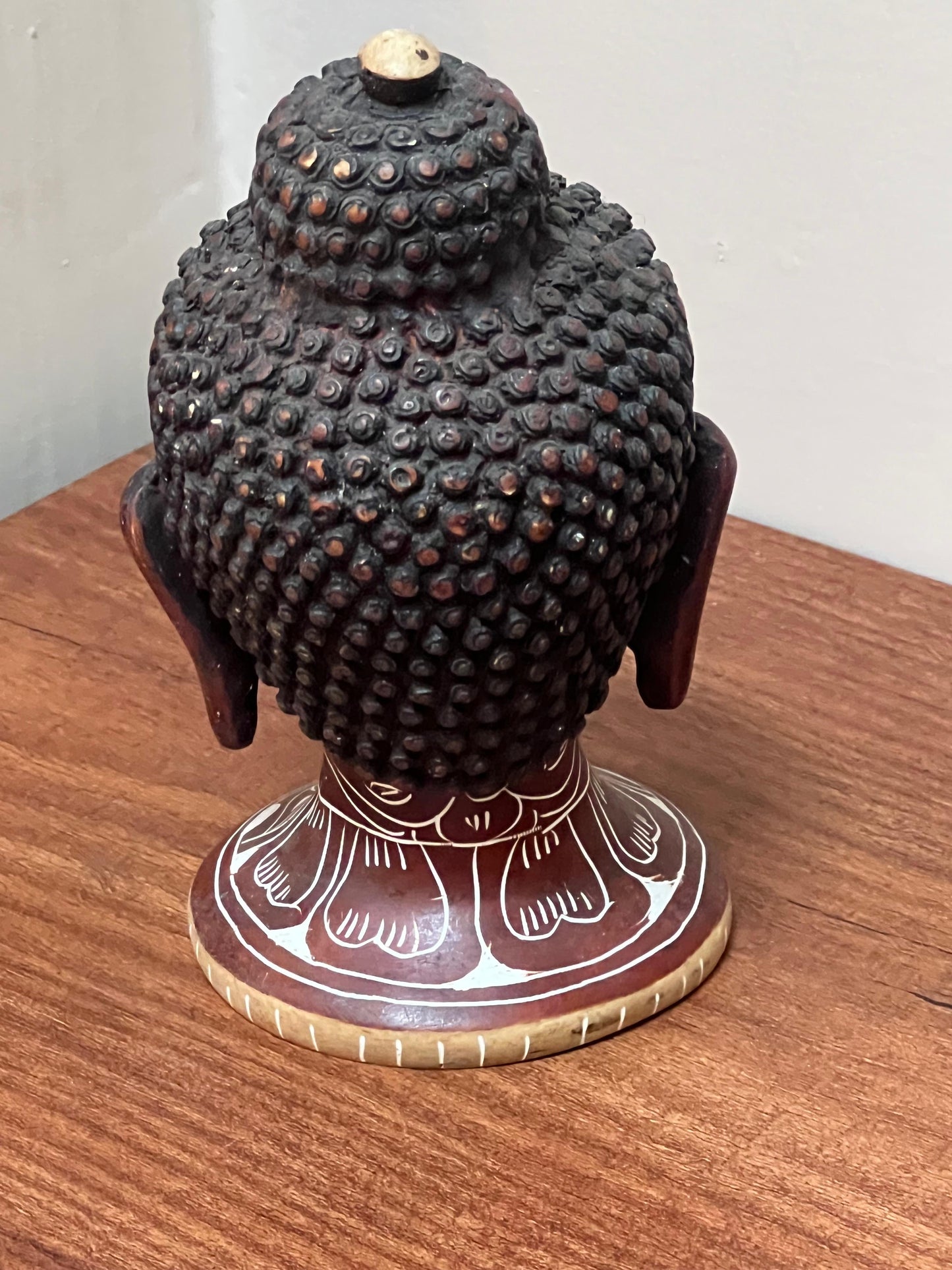 Resin Divine Buddha idol ￼