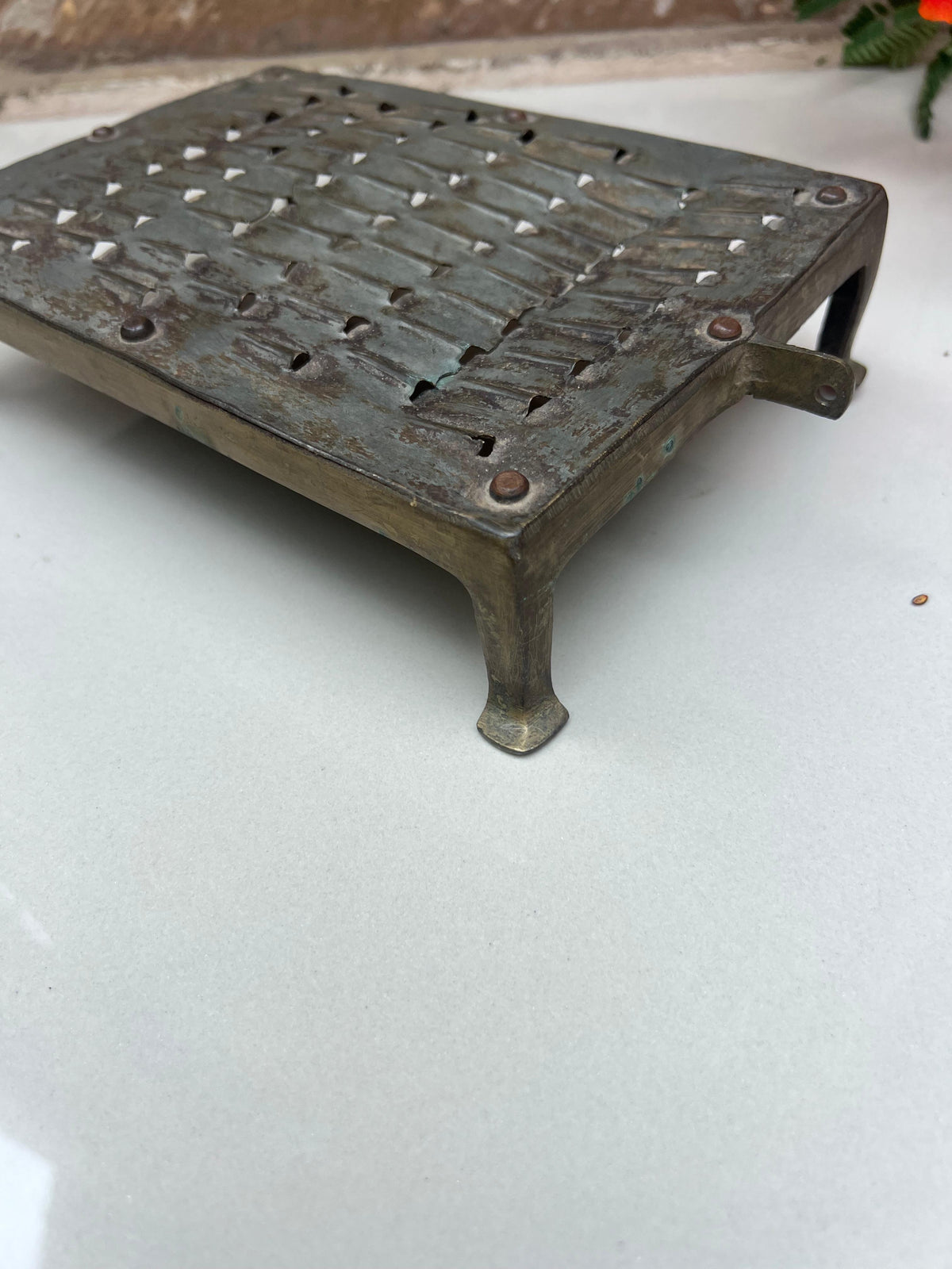 Old Brass Traditional Grater