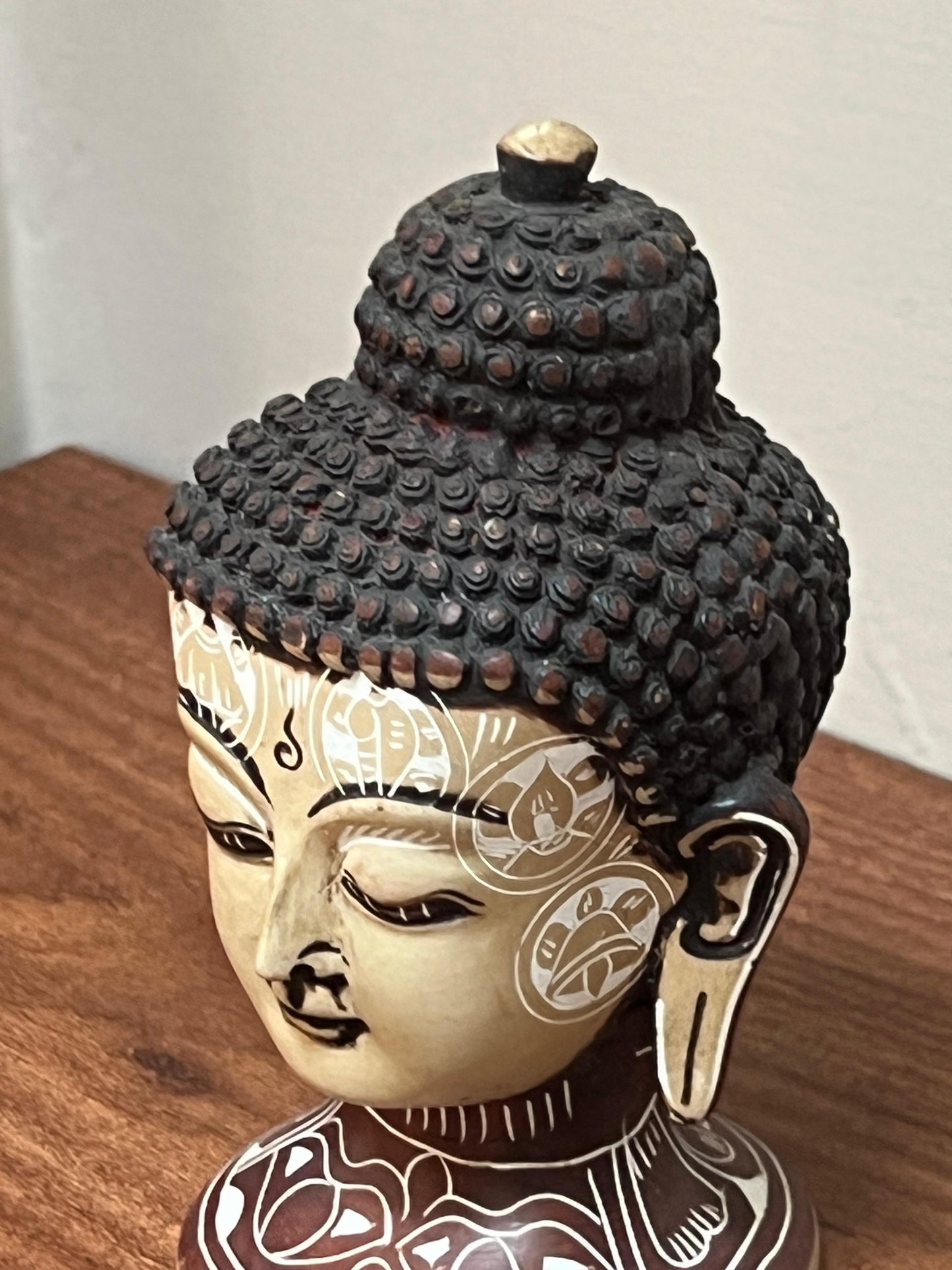 Resin Divine Buddha idol ￼
