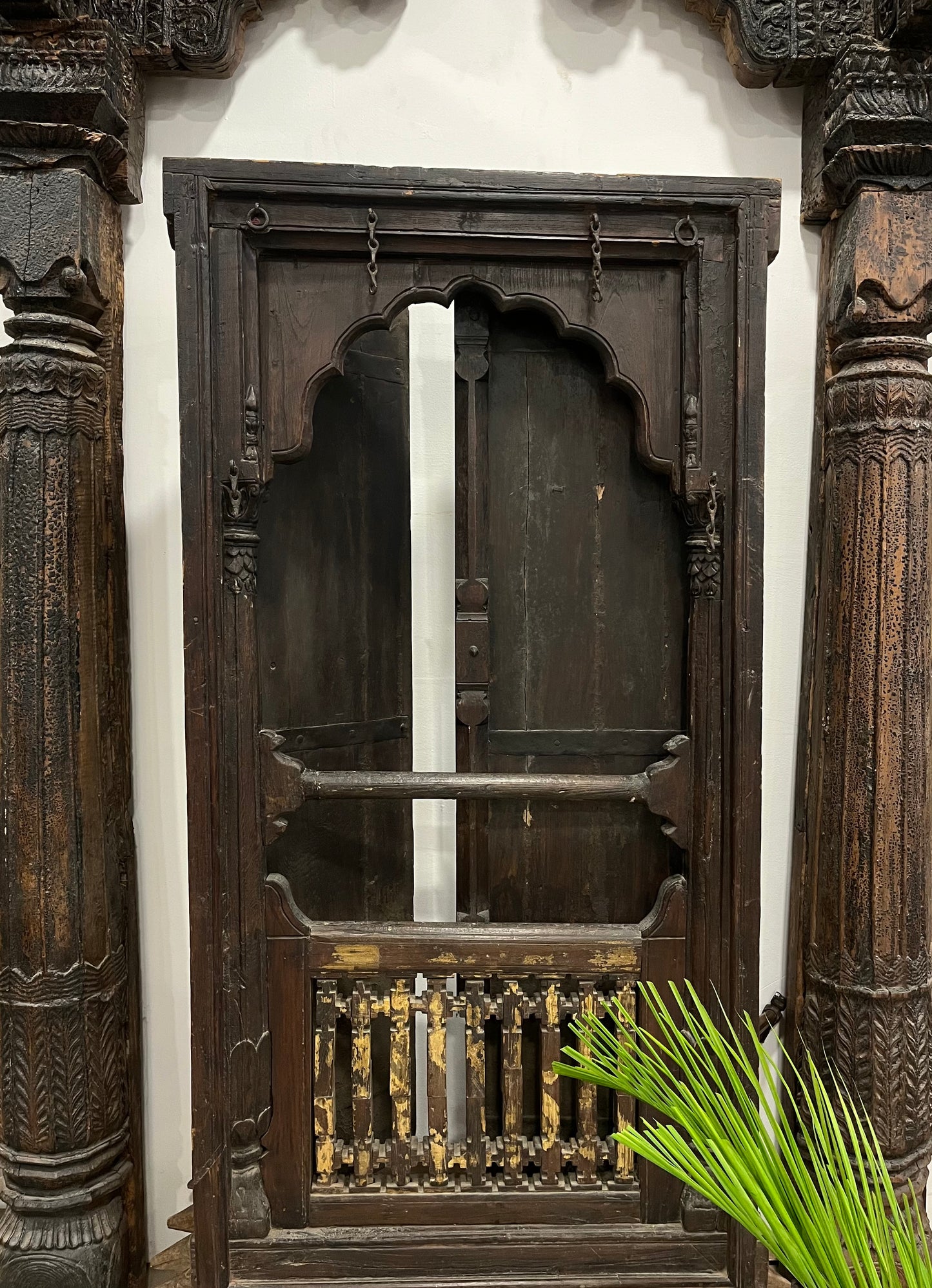 Vintage Decorative Jhrokha/Balcony