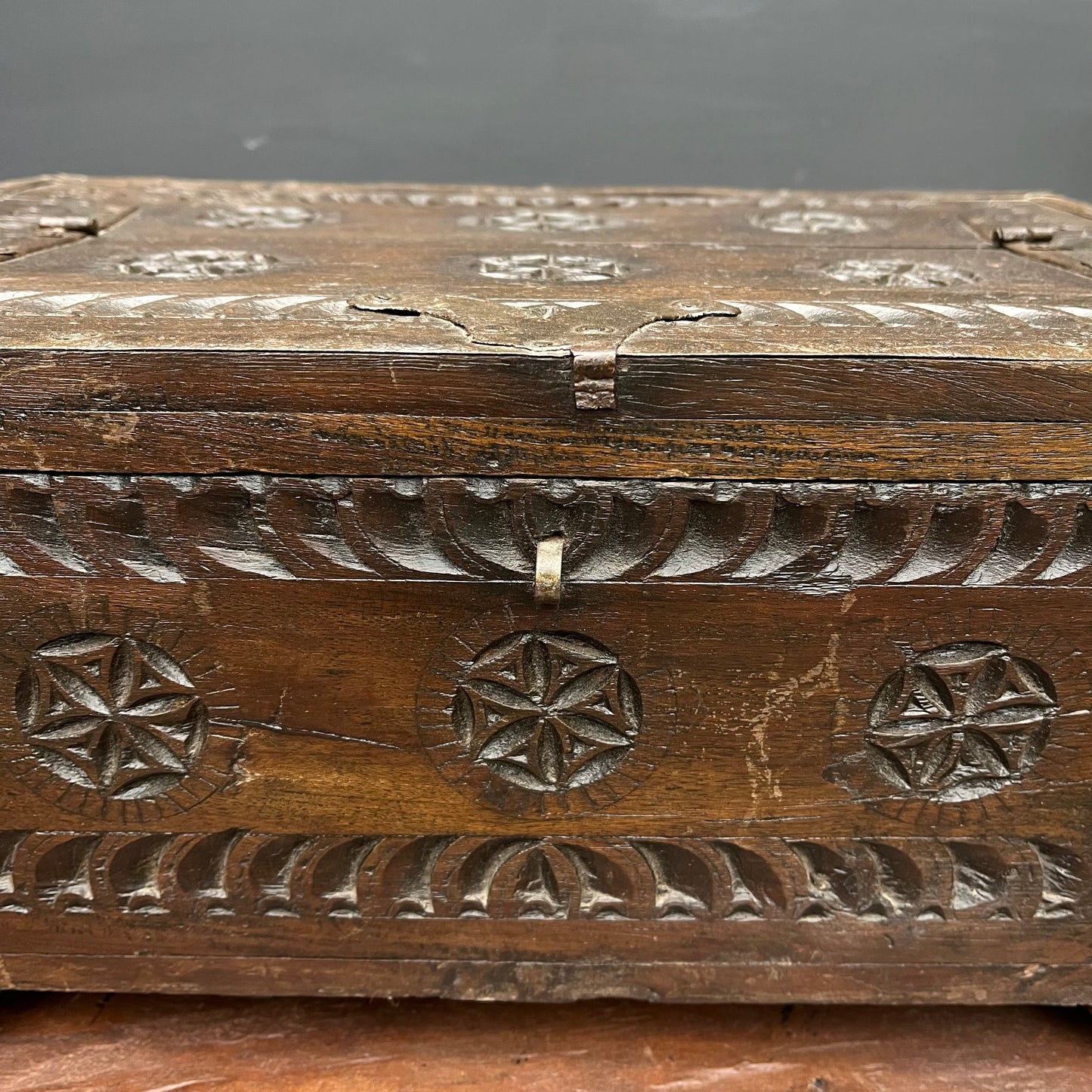 Vintage wooden decorative Box