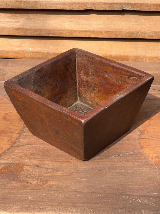 Old Square Bowl￼