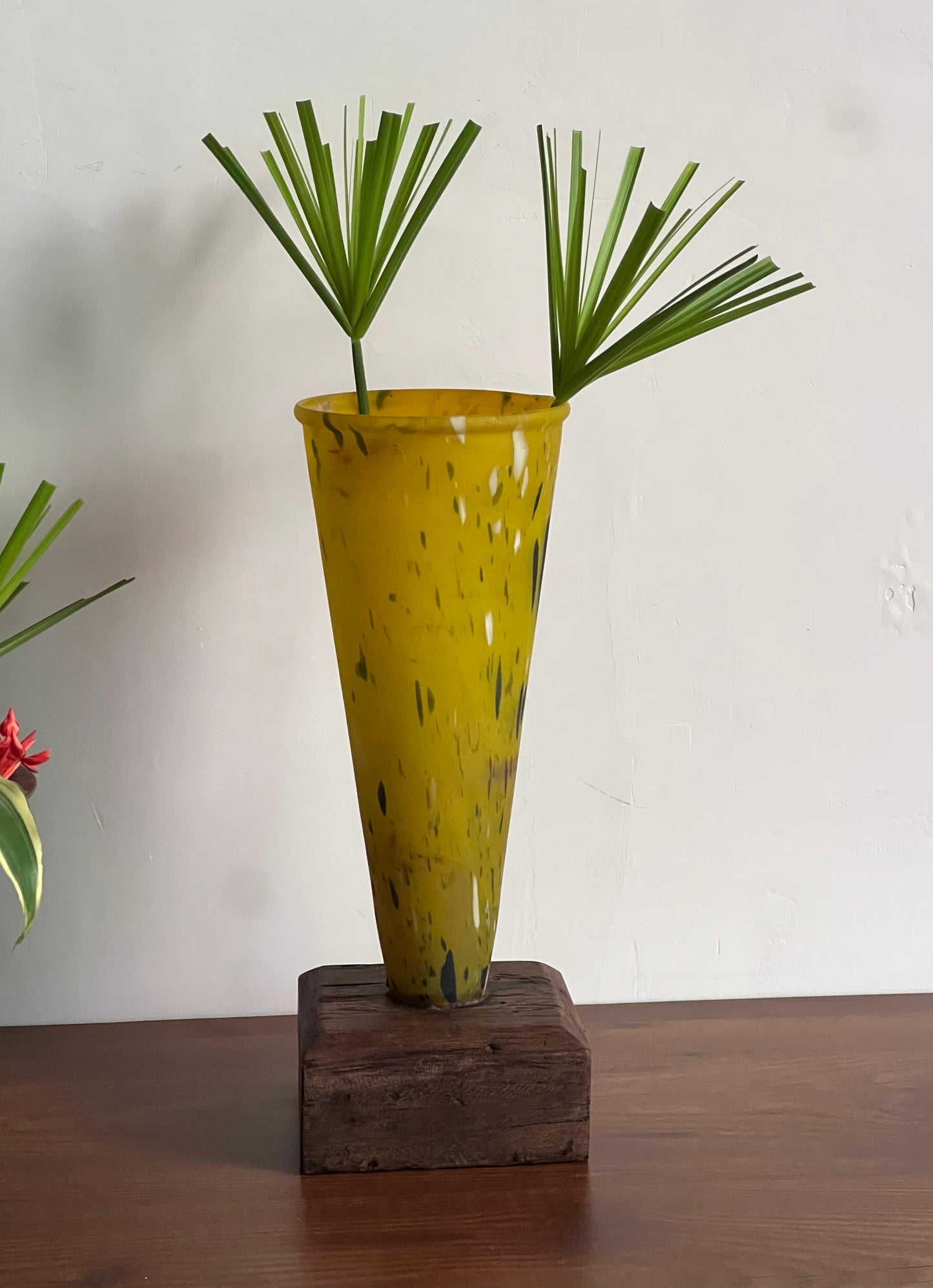 Glass Flower Pot ￼