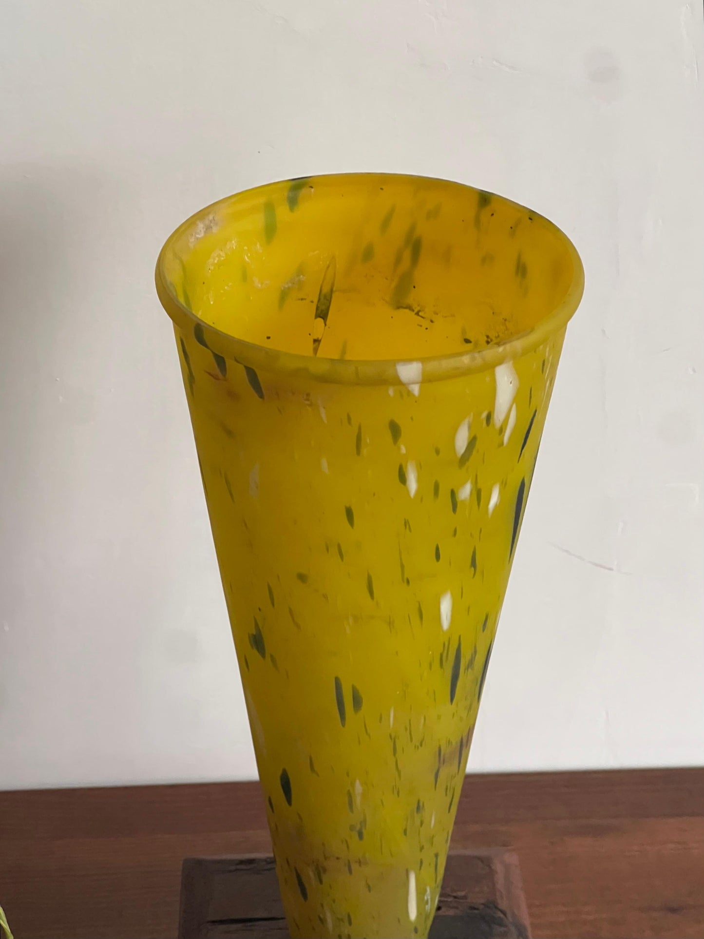 Glass Flower Pot ￼