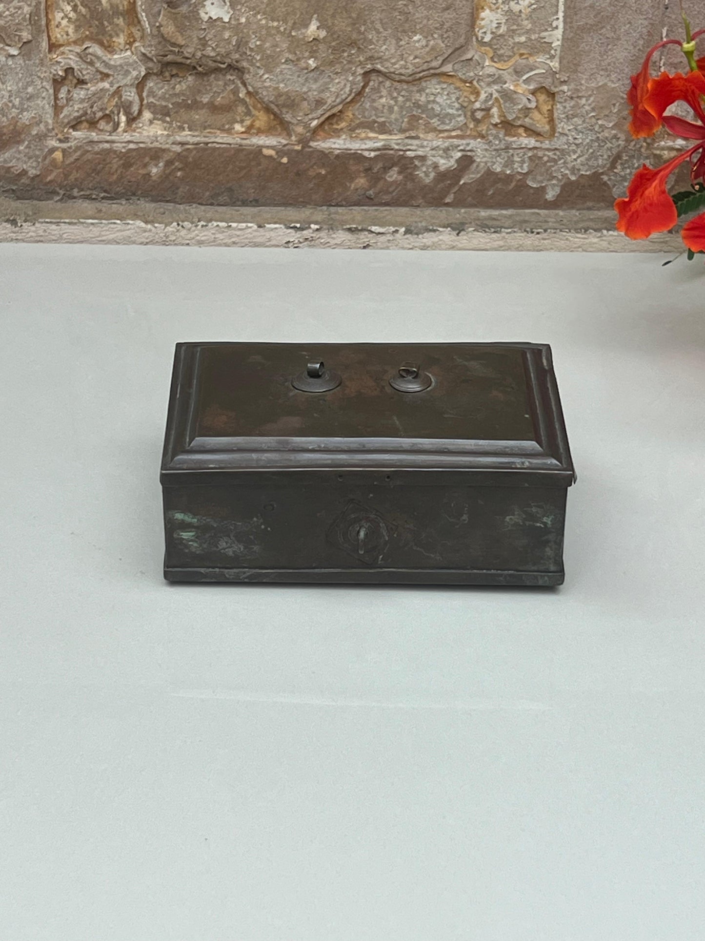 Vintage Pan Box ￼