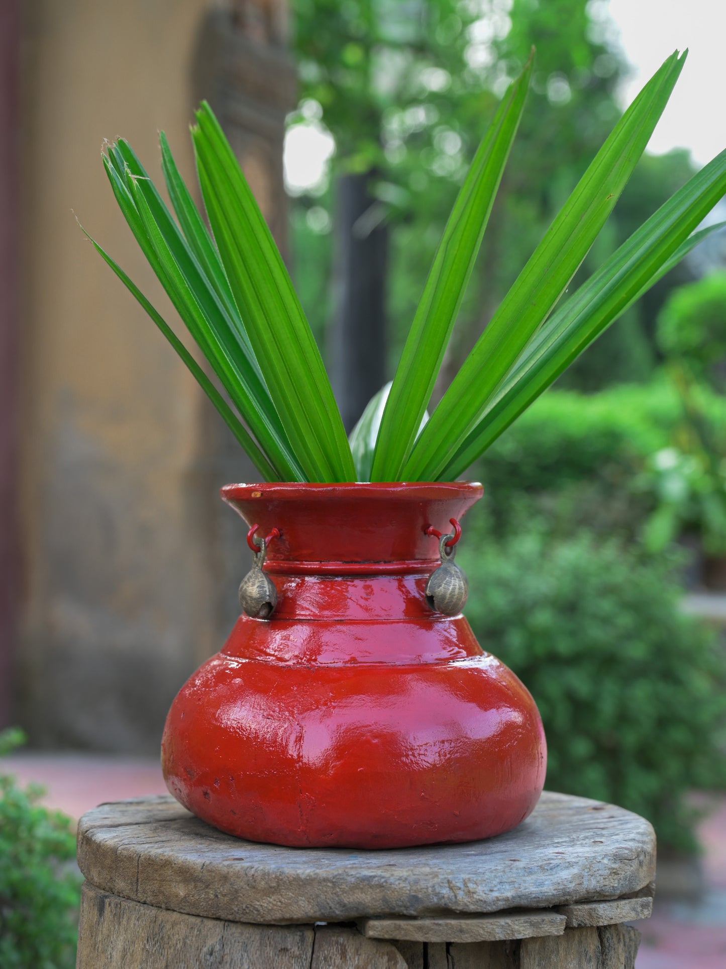 wooden Round pot with Brass Bell