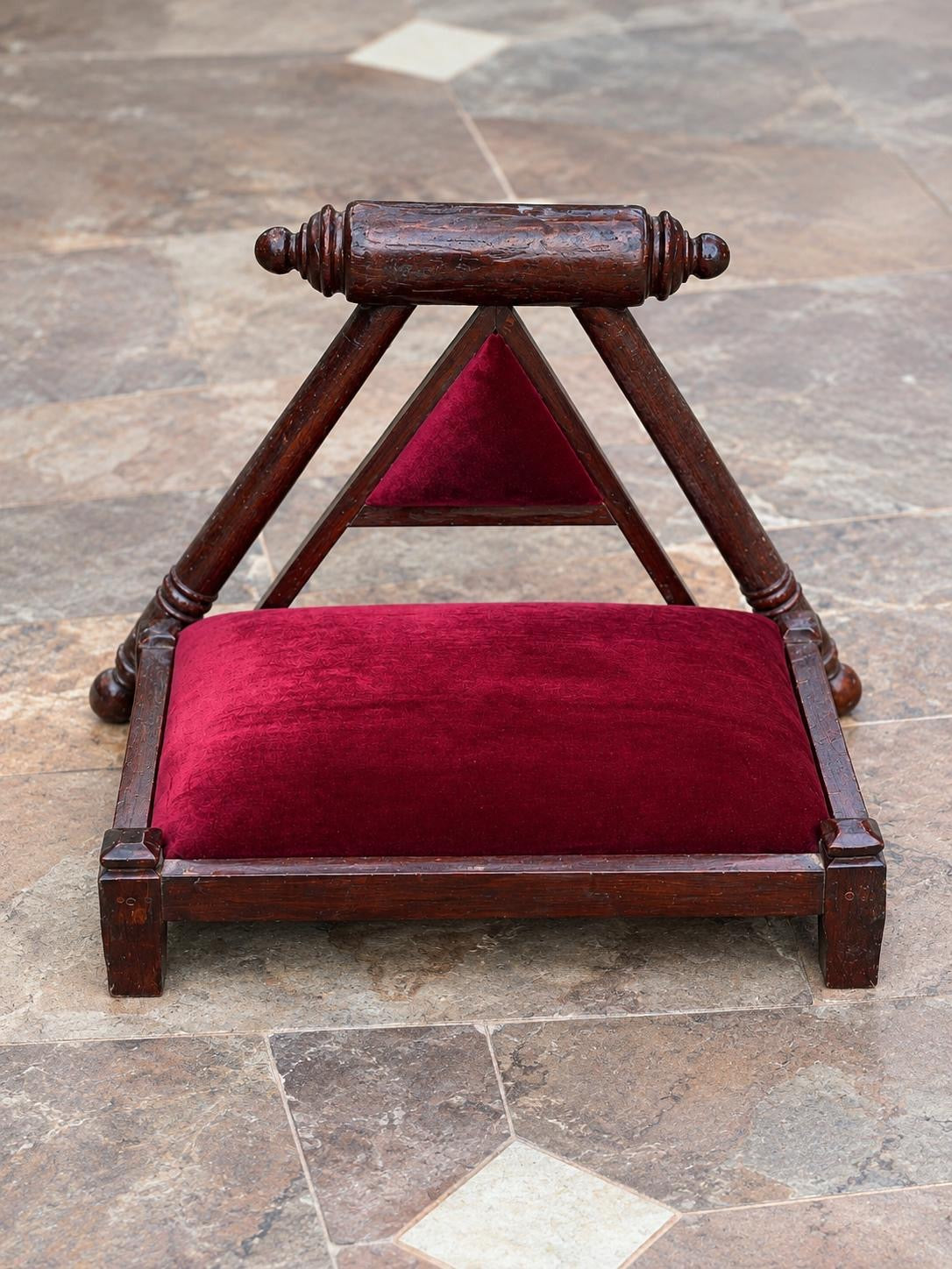 Old Low Pida Chair