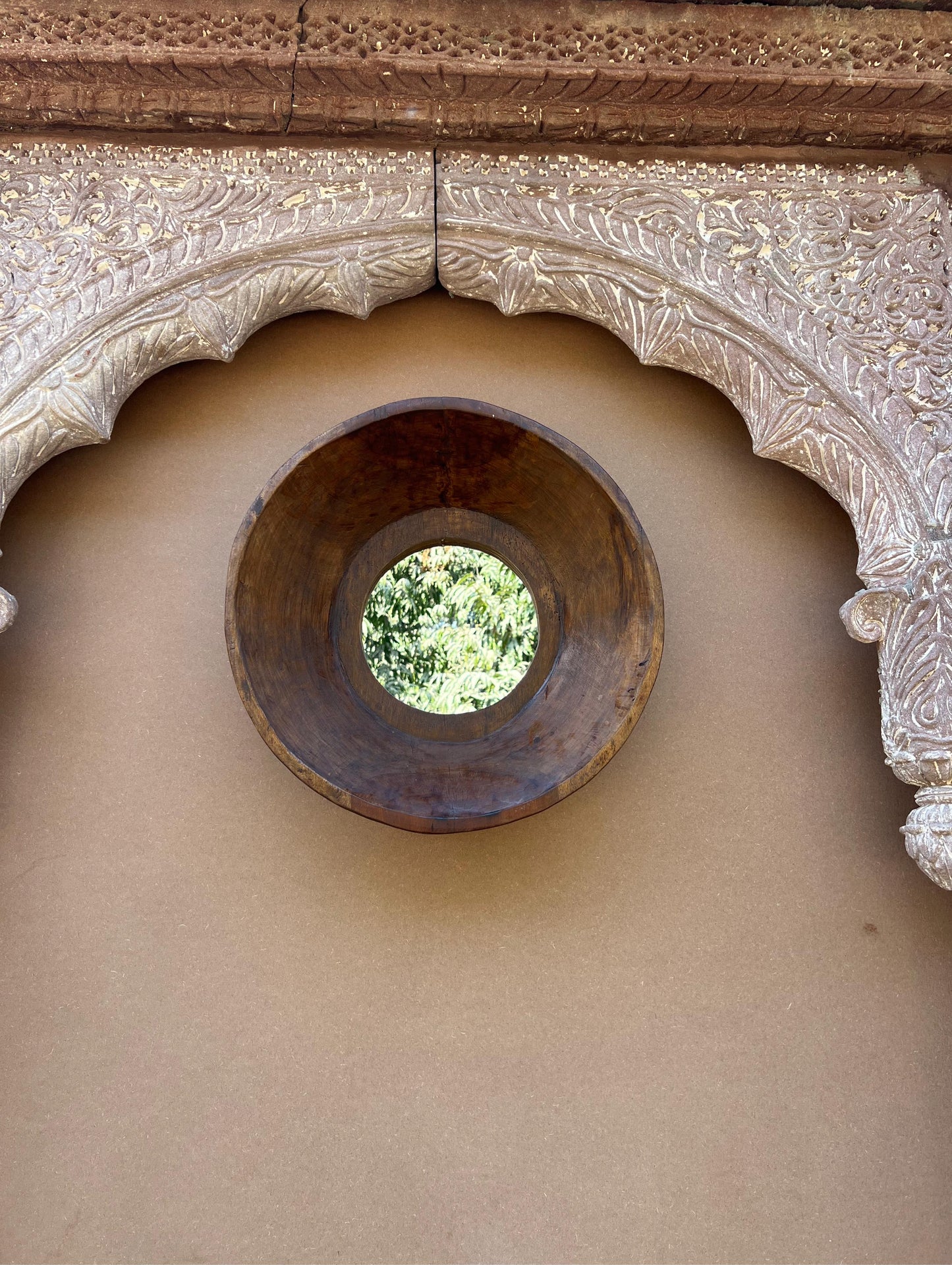 Round Wall Plate Mirror