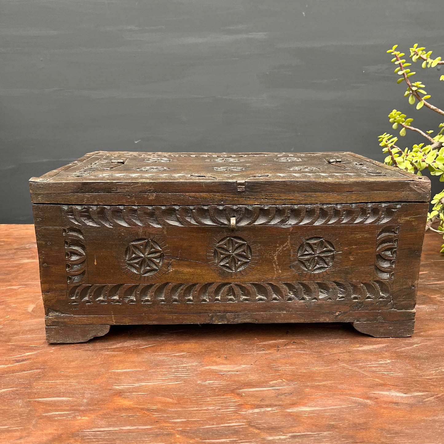 Vintage wooden decorative Box