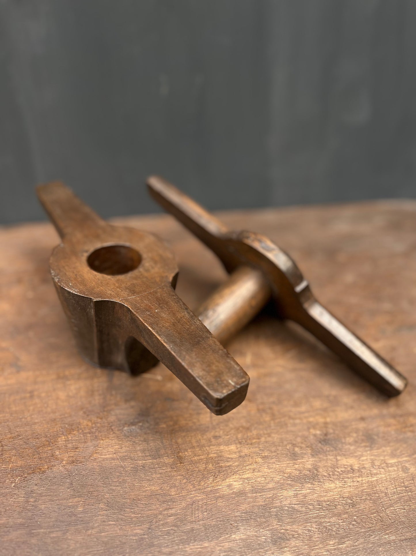 Wooden Old Lemon squeezer