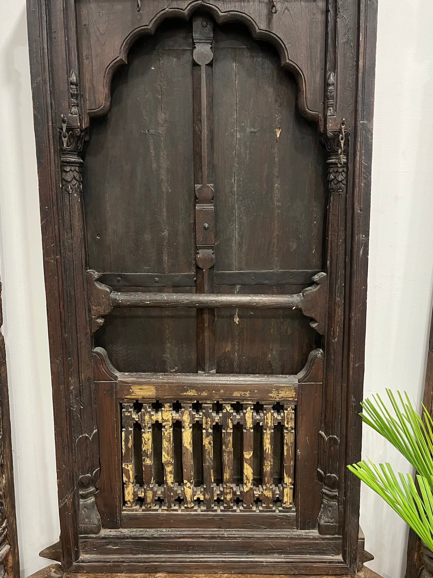 Vintage Decorative Jhrokha/Balcony
