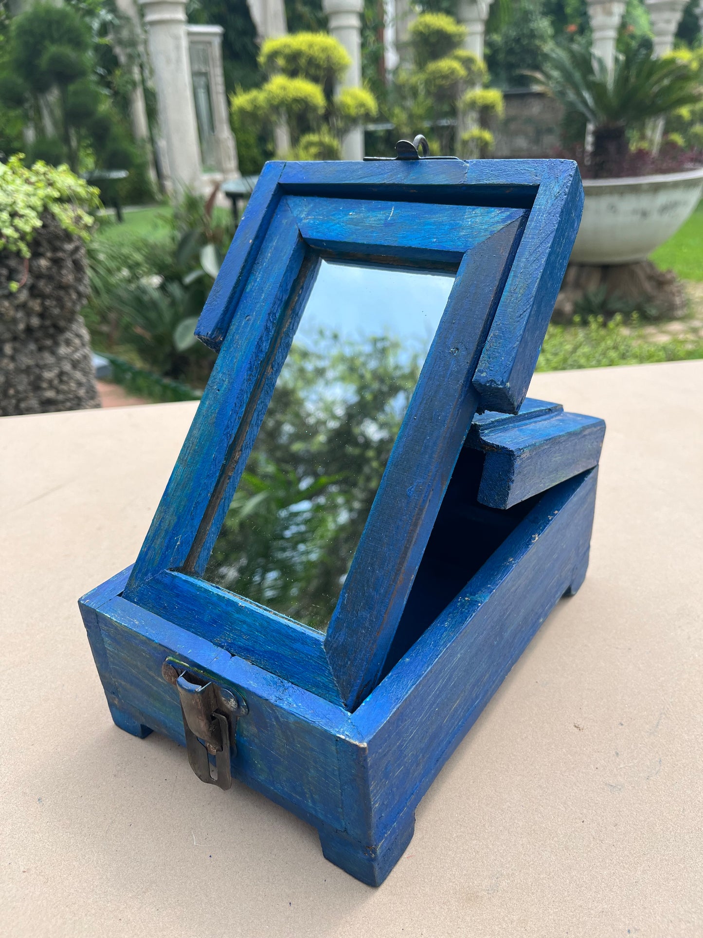 Old Blue Barber Folding Box