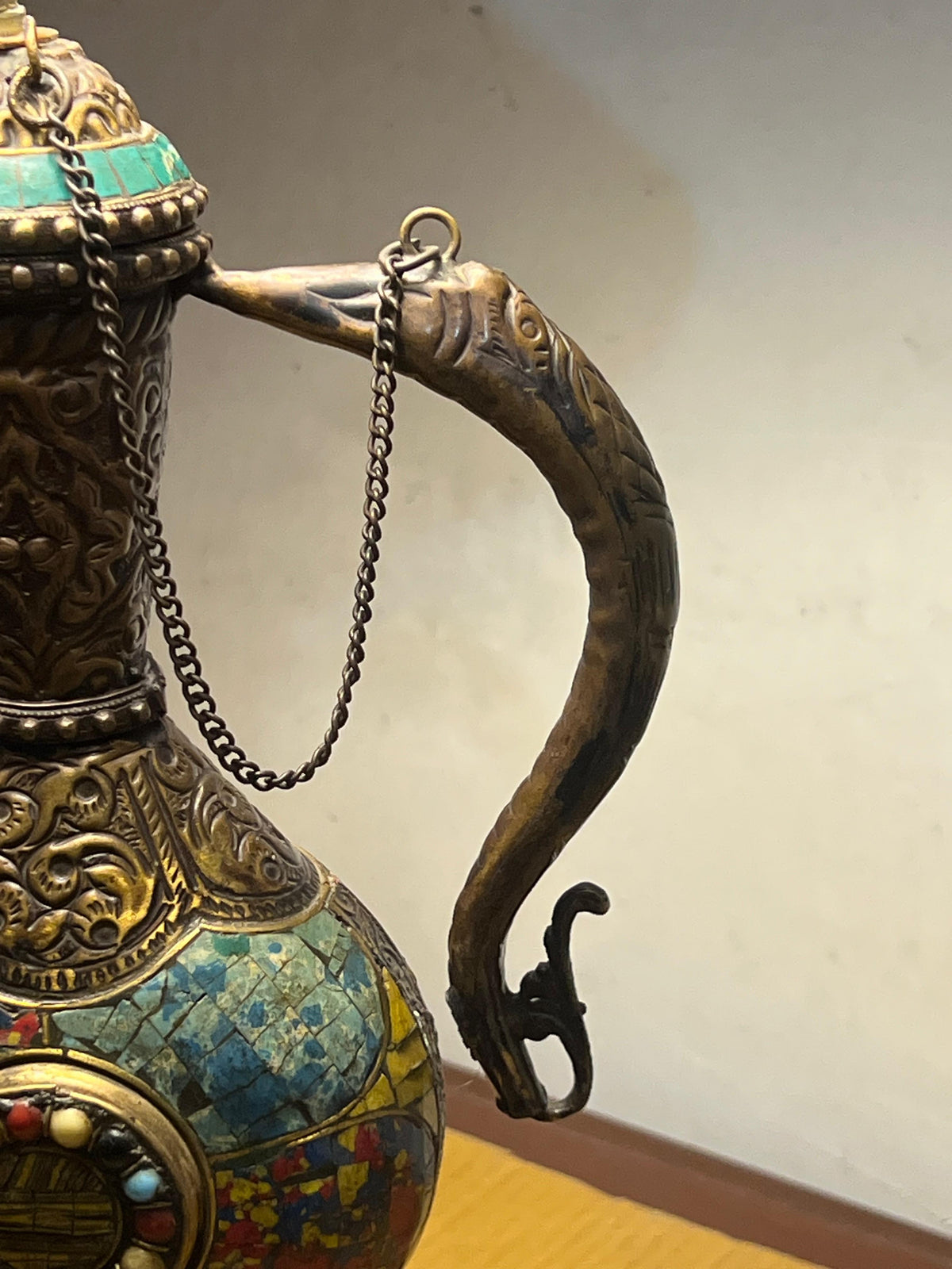 Old Wood Surahi Lamp