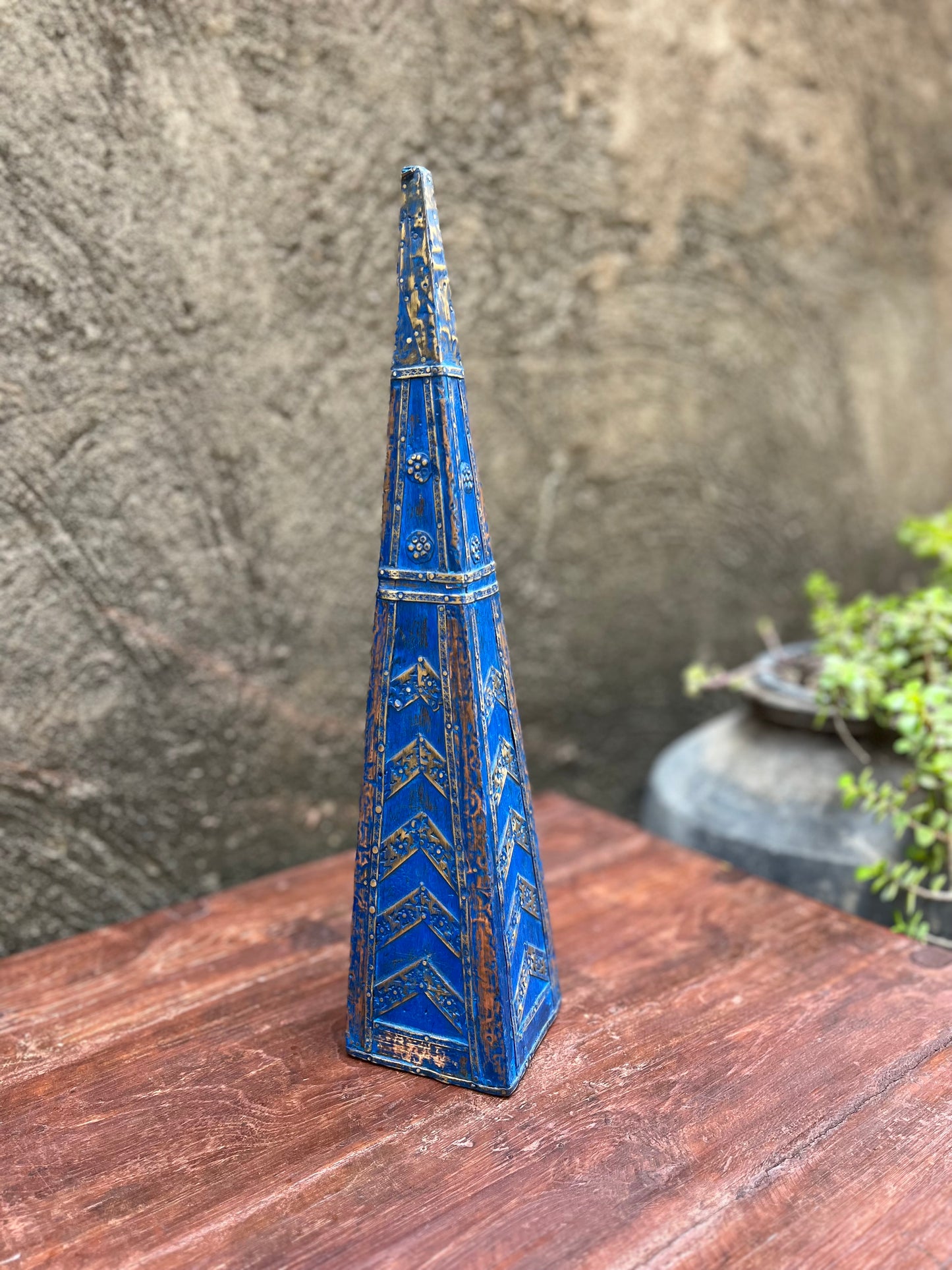 Blue Old wood Decorative pyramid