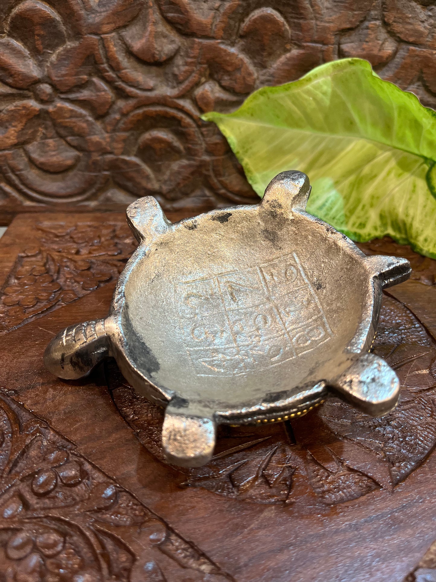 Metal Mosaic Stone With Tortoise