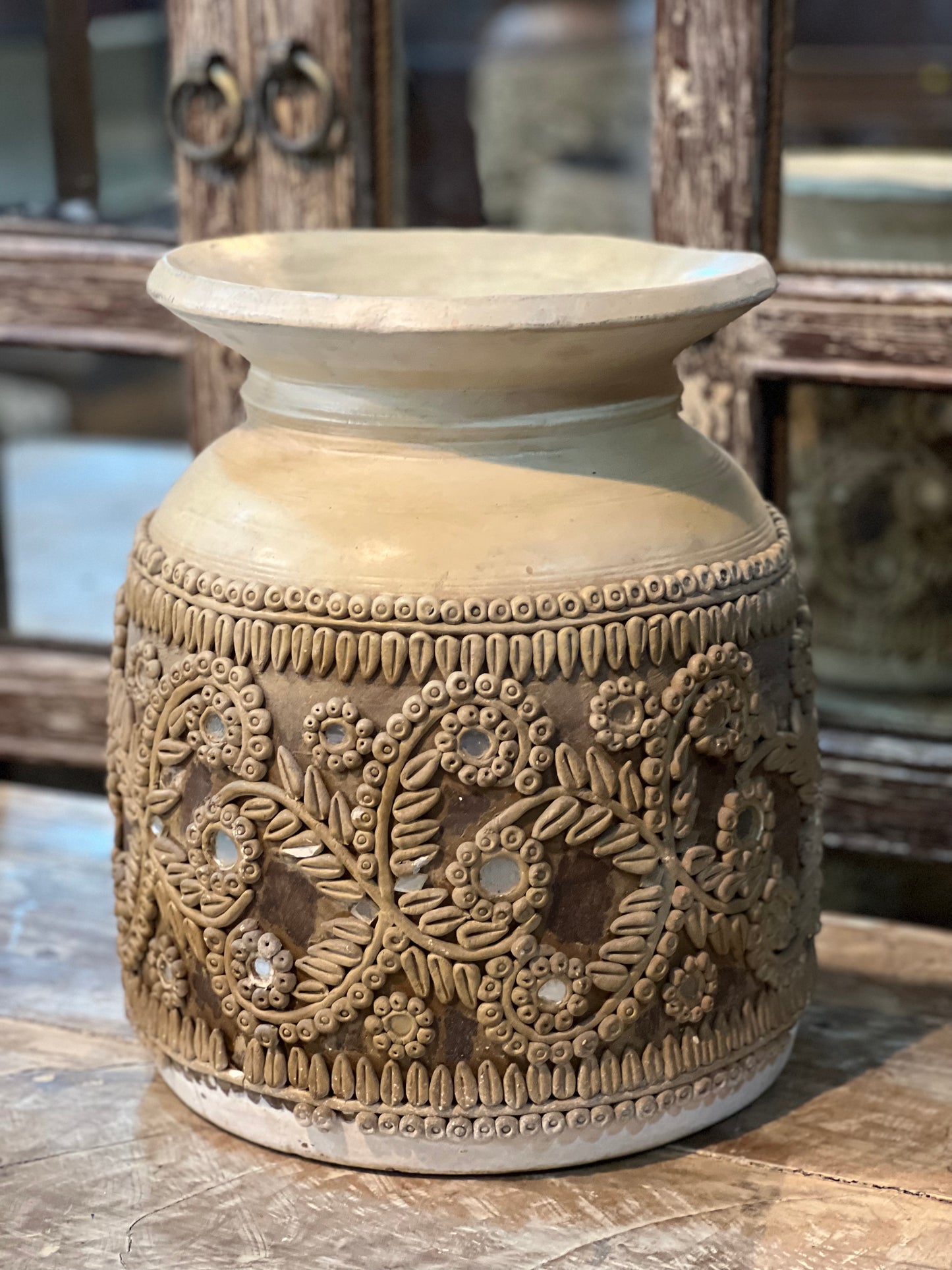 Vintage Wood Distressed Terracotta Mirror Pot